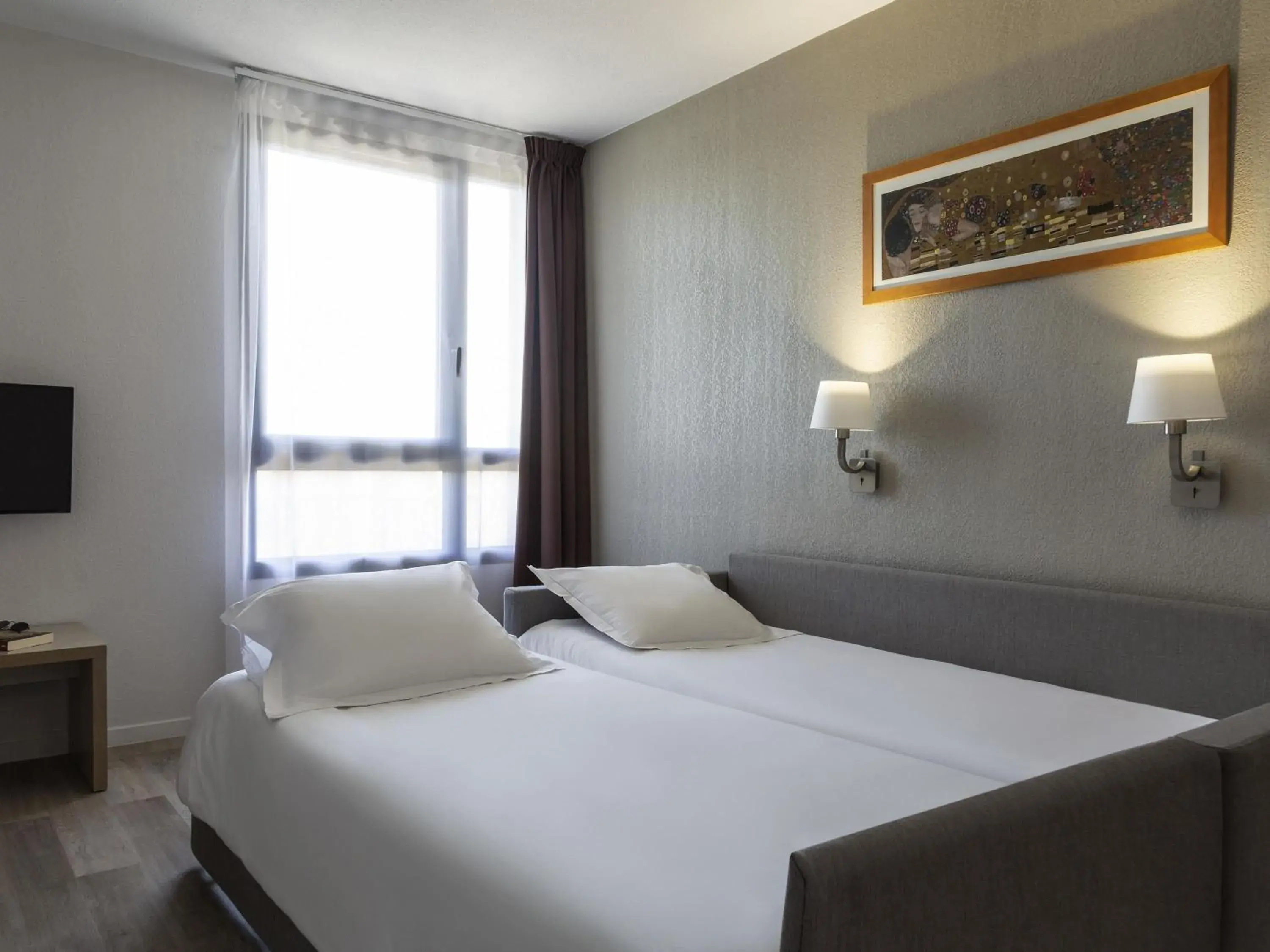 Bedroom, Bed in Aparthotel Adagio Access Avignon Bedroom, Bed in Aparthotel Adagio Access Avignon