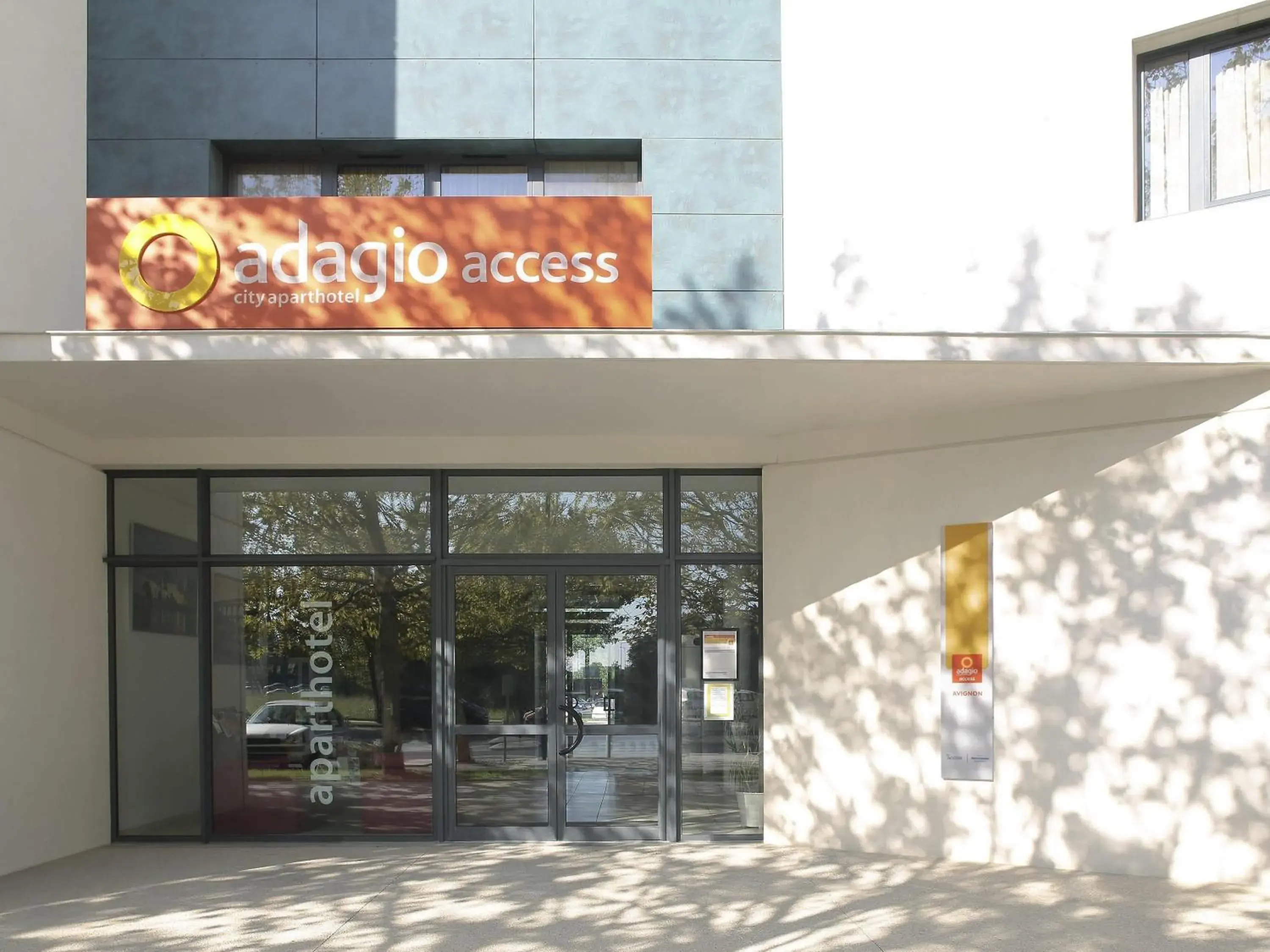 Property building in Aparthotel Adagio Access Avignon Property building in Aparthotel Adagio Access Avignon