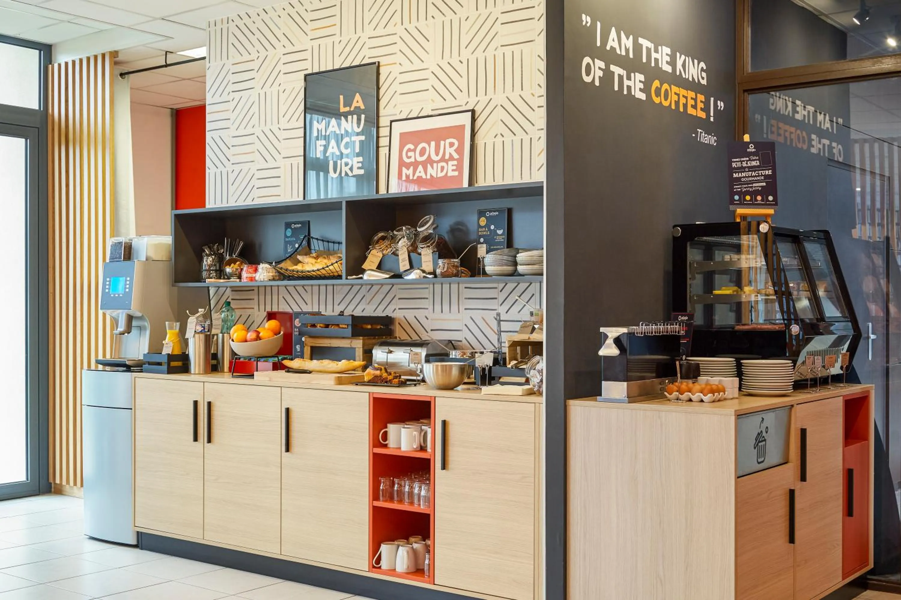 Breakfast in Aparthotel Adagio Access Avignon