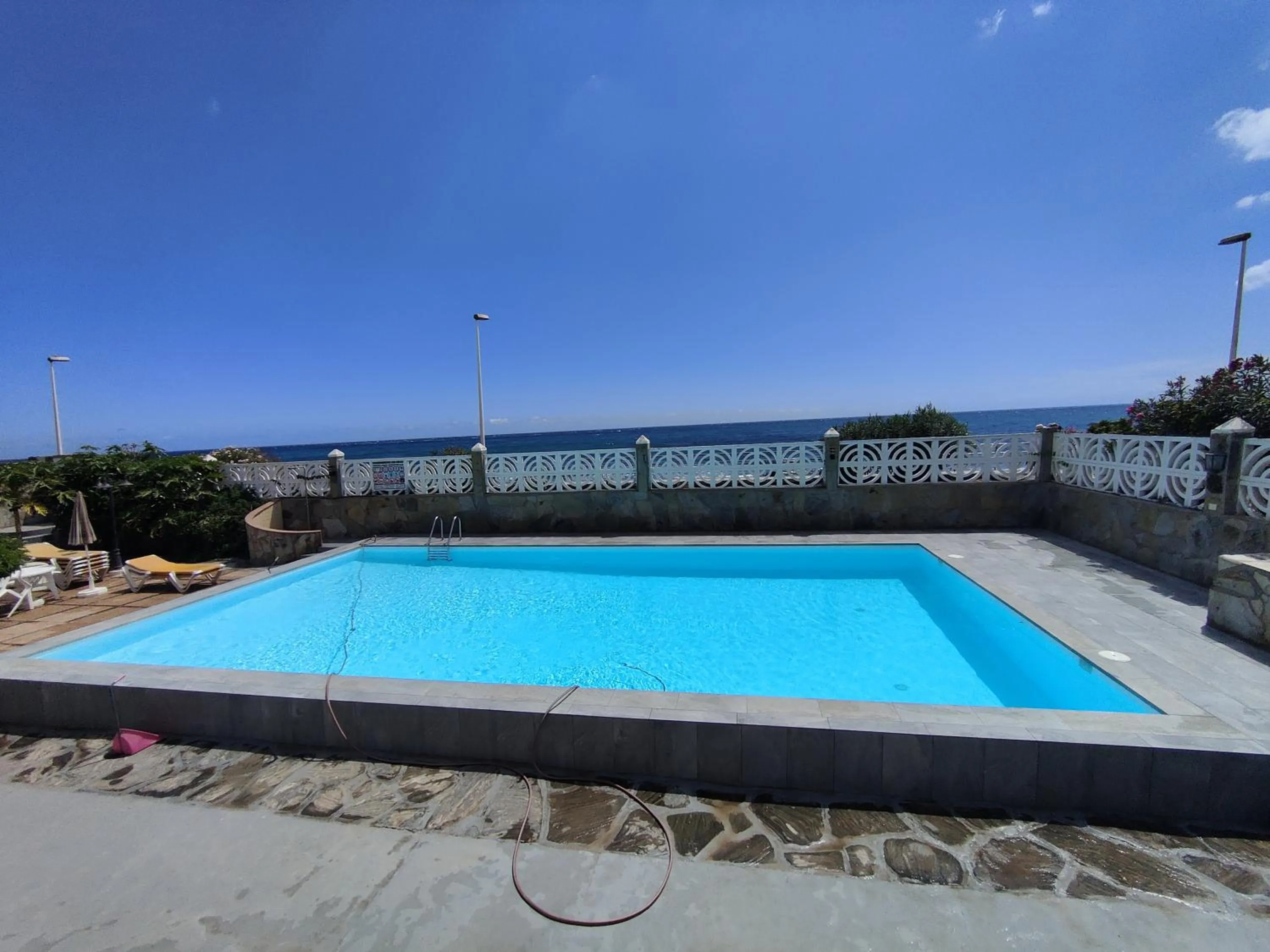 Pool view in Los Nidos