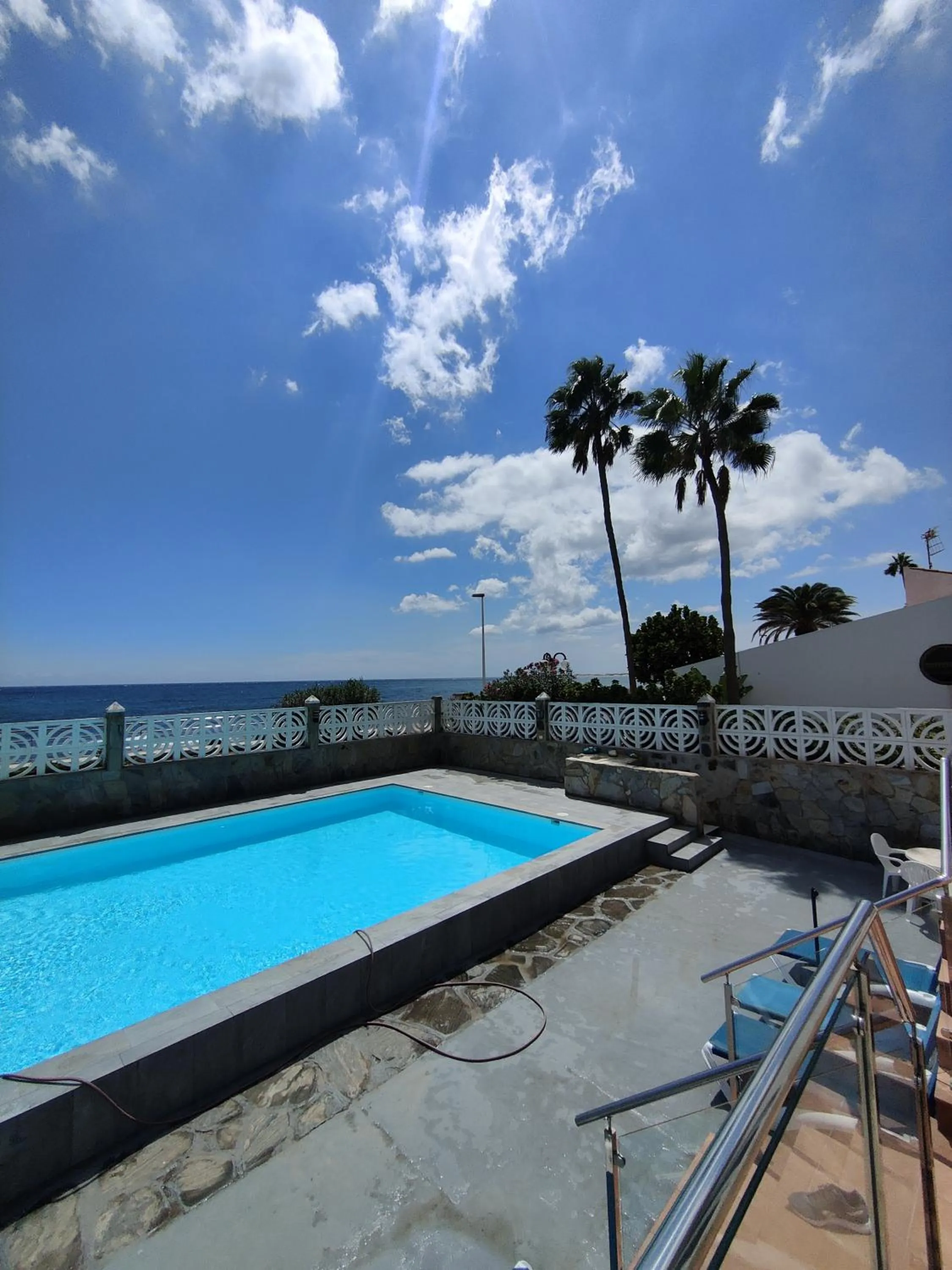 Pool view in Los Nidos