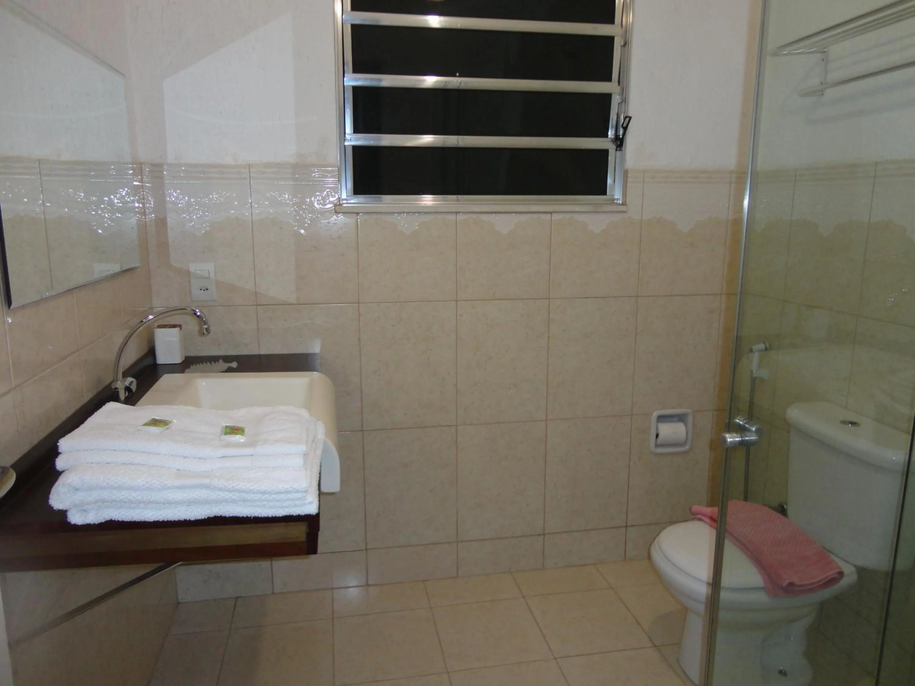 Bathroom in Casa Caminho do Corcovado - Pet friendly