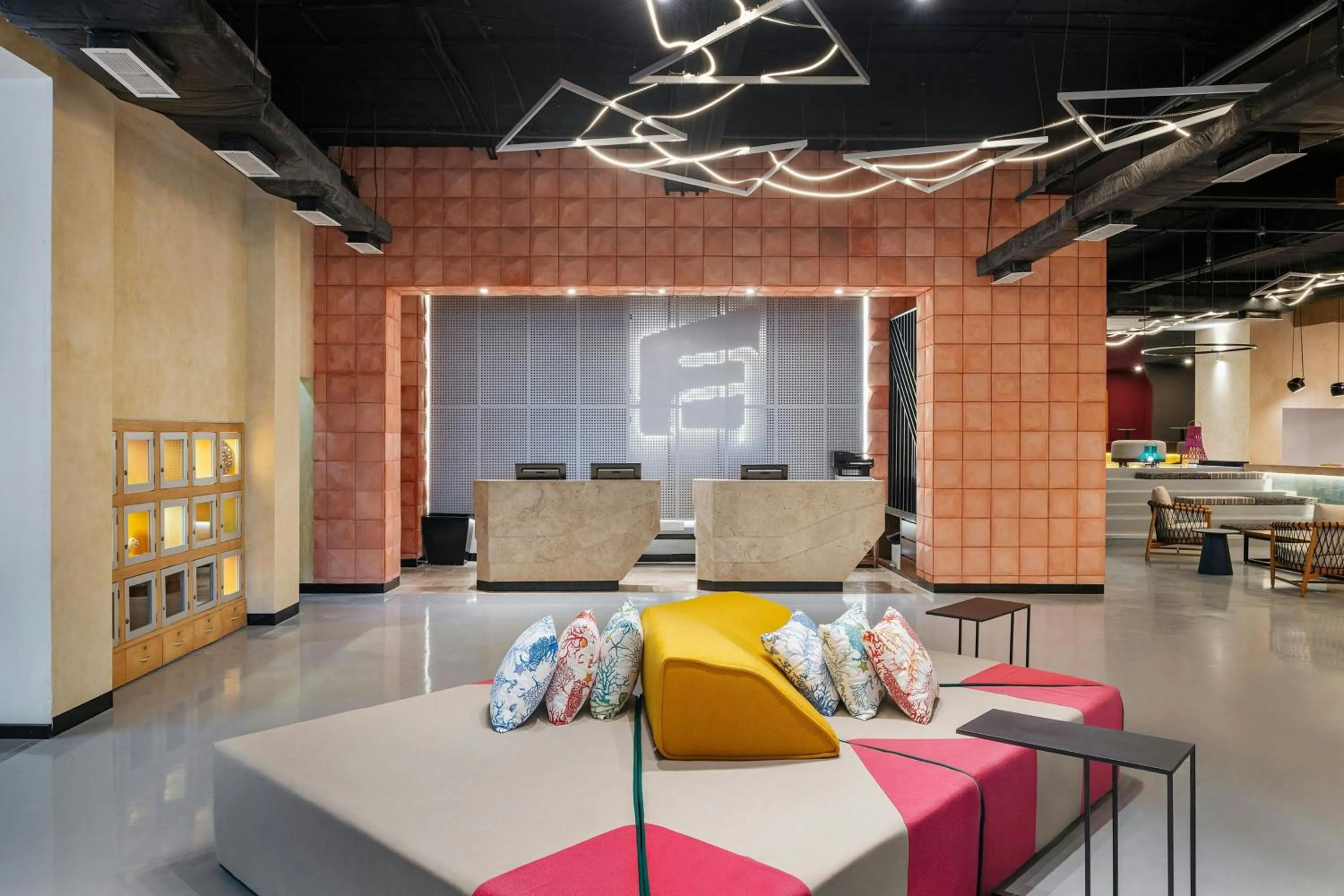 Lobby or reception in Aloft Cancun