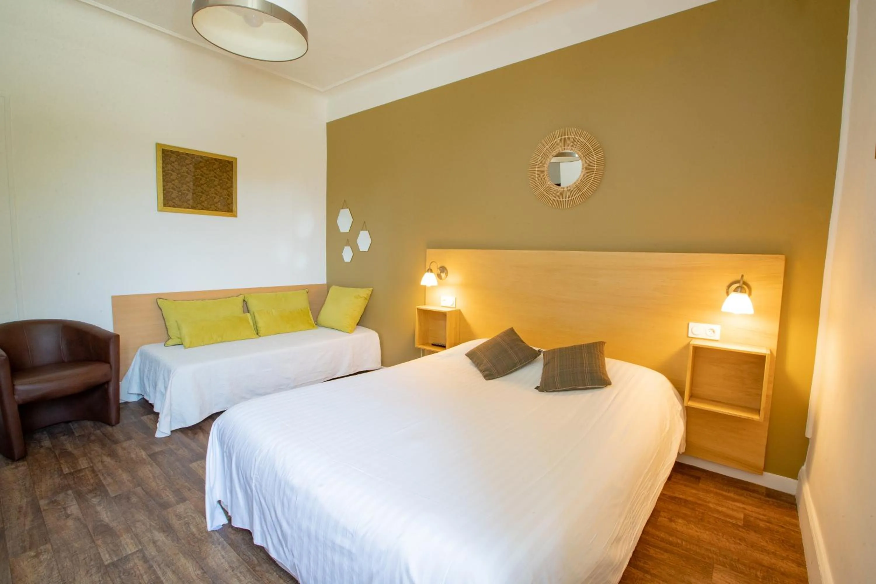 Bed in Hostellerie du Parc