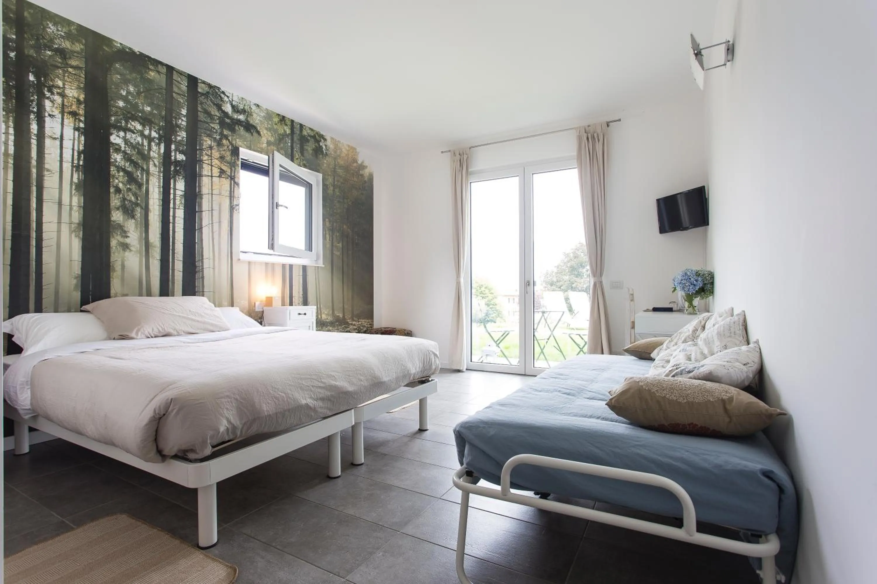 Bed in Aqua&Co Bellagio - Eco conscious stay