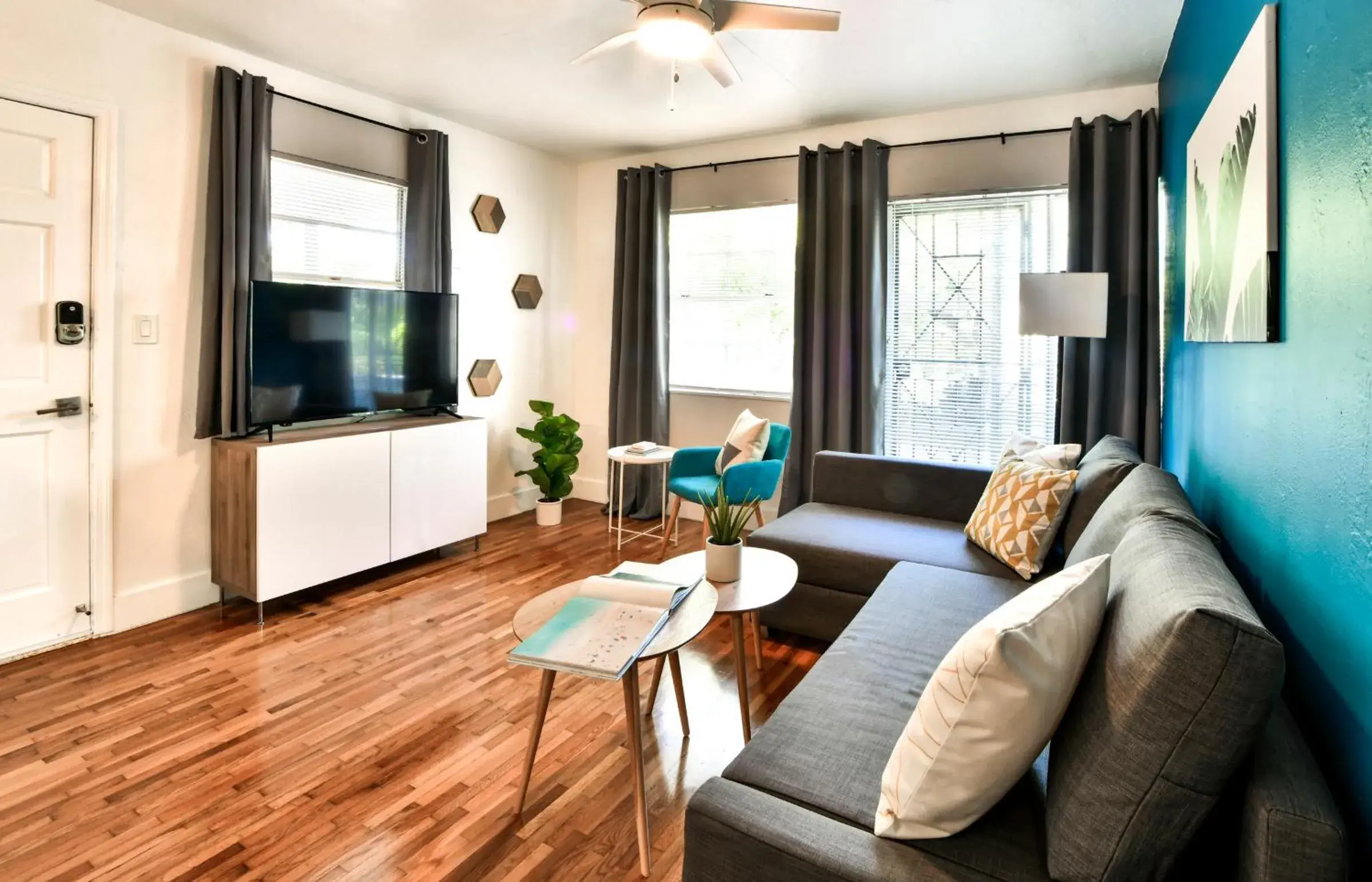One-Bedroom Apartment in Broadwaysuites Downtown By RocketStay One-Bedroom Apartment in Broadwaysuites Downtown By RocketStay