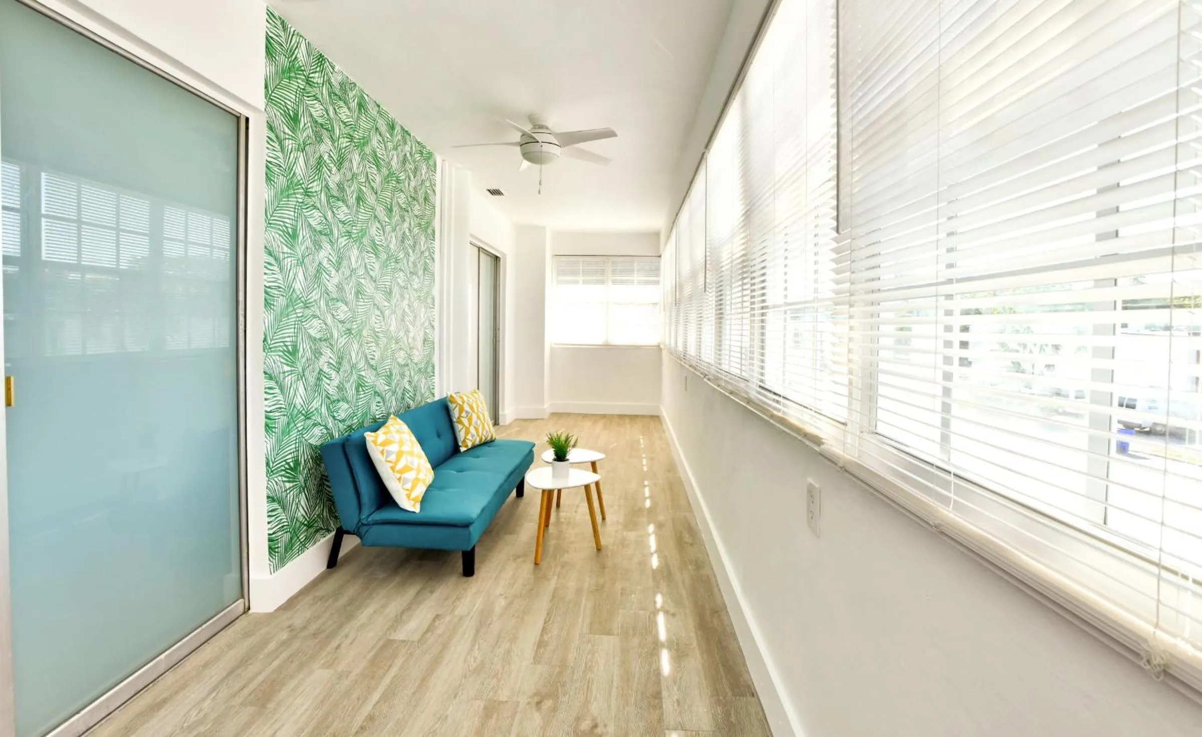 Living room in Broadwaysuites Downtown By RocketStay