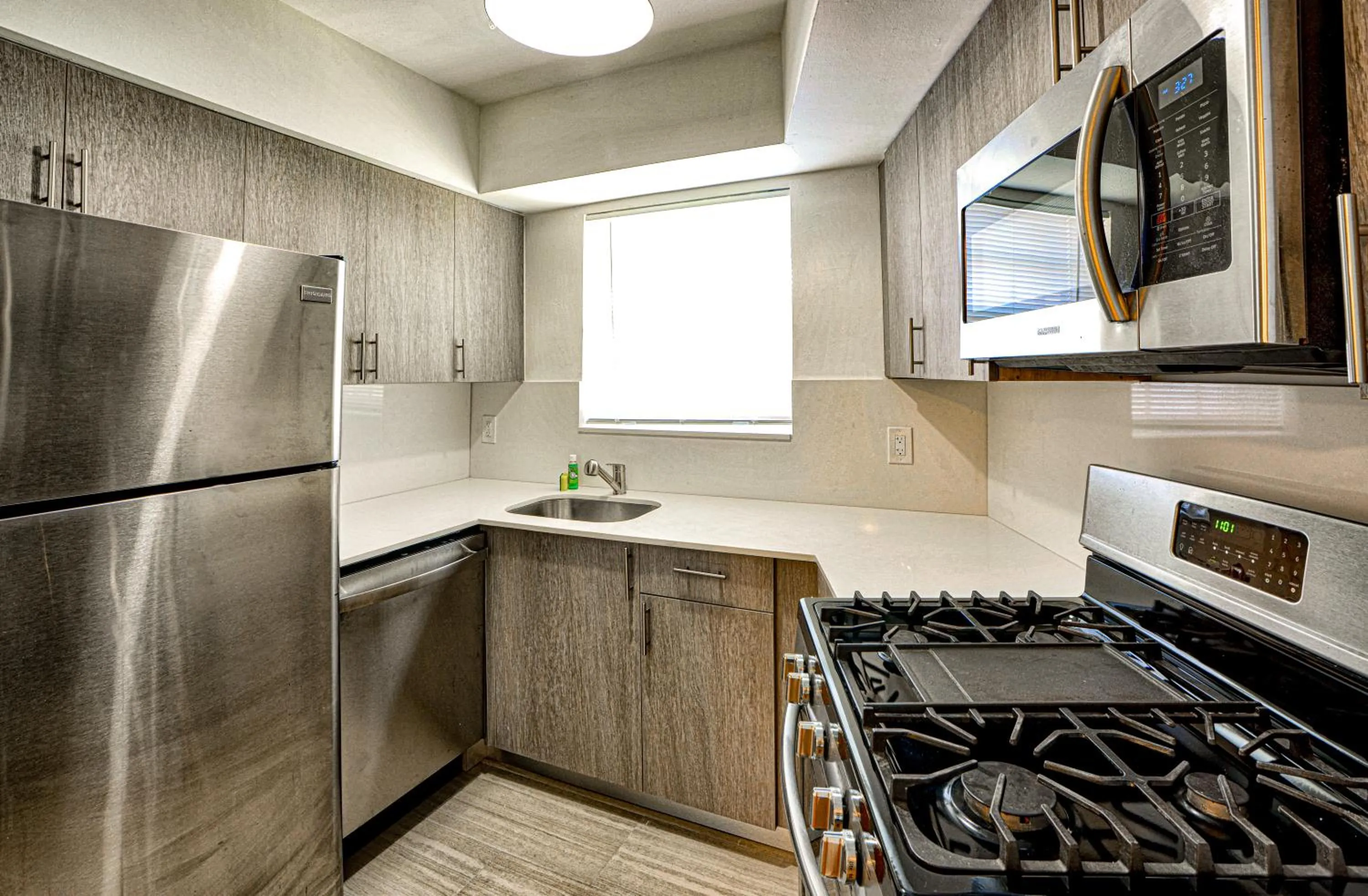 Kitchen or kitchenette in Broadwaysuites Downtown By RocketStay