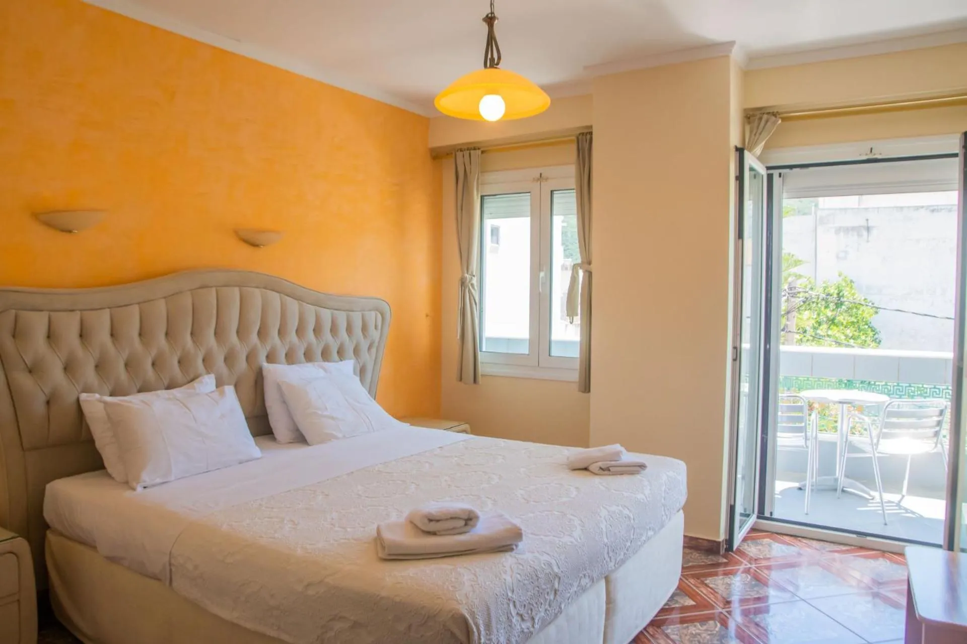 Bed in Hotel Astoria