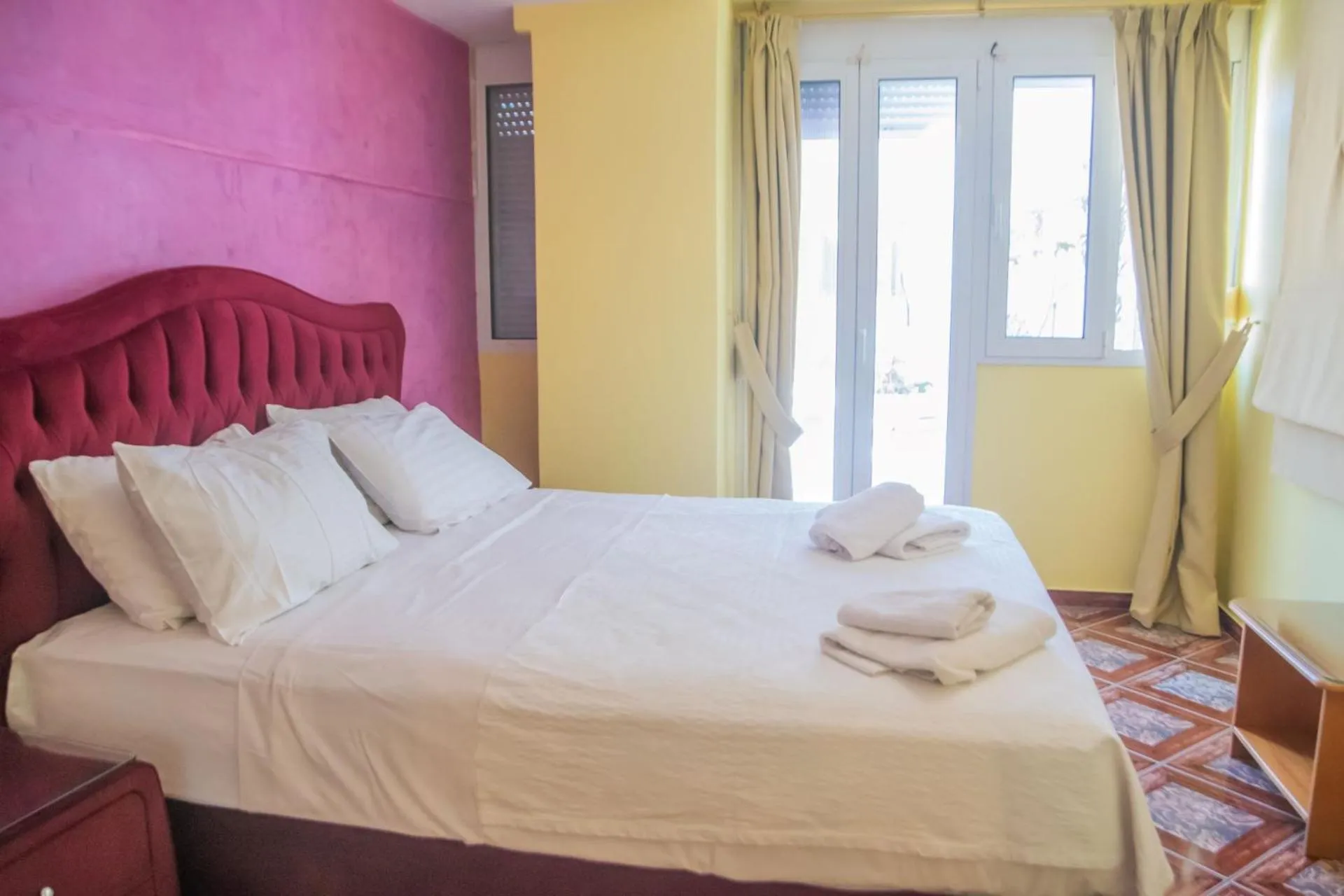 Bedroom, Bed in Hotel Astoria