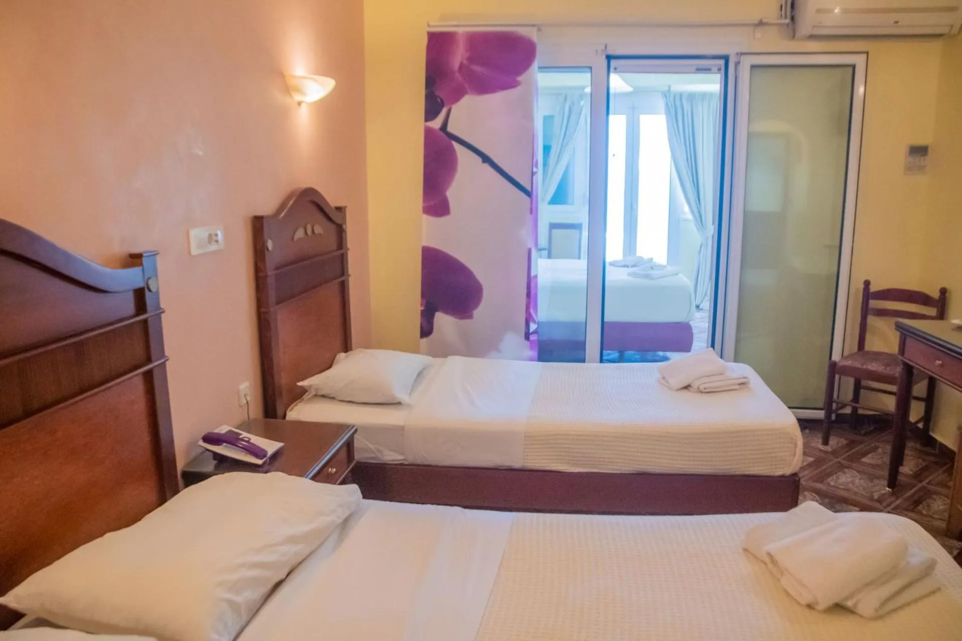 Bed in Hotel Astoria