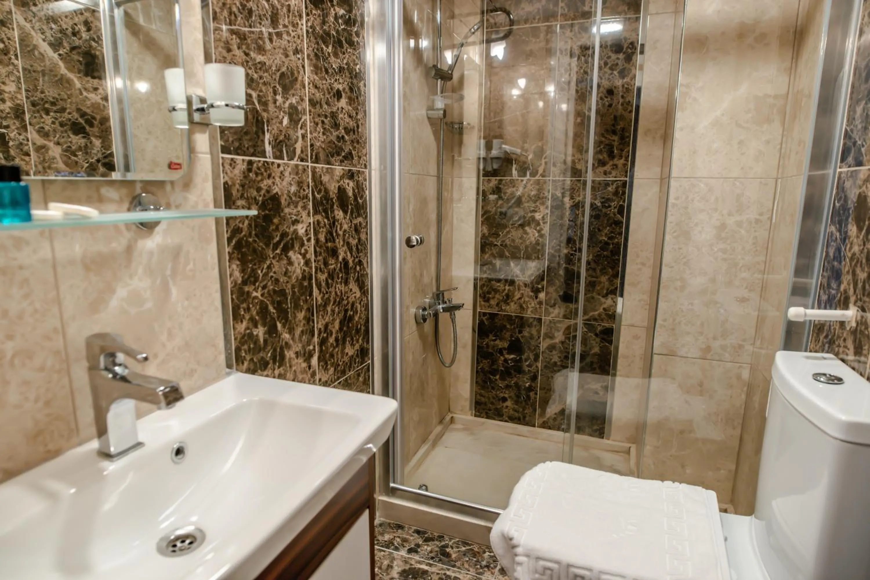 Bathroom in The Camelot Hotel