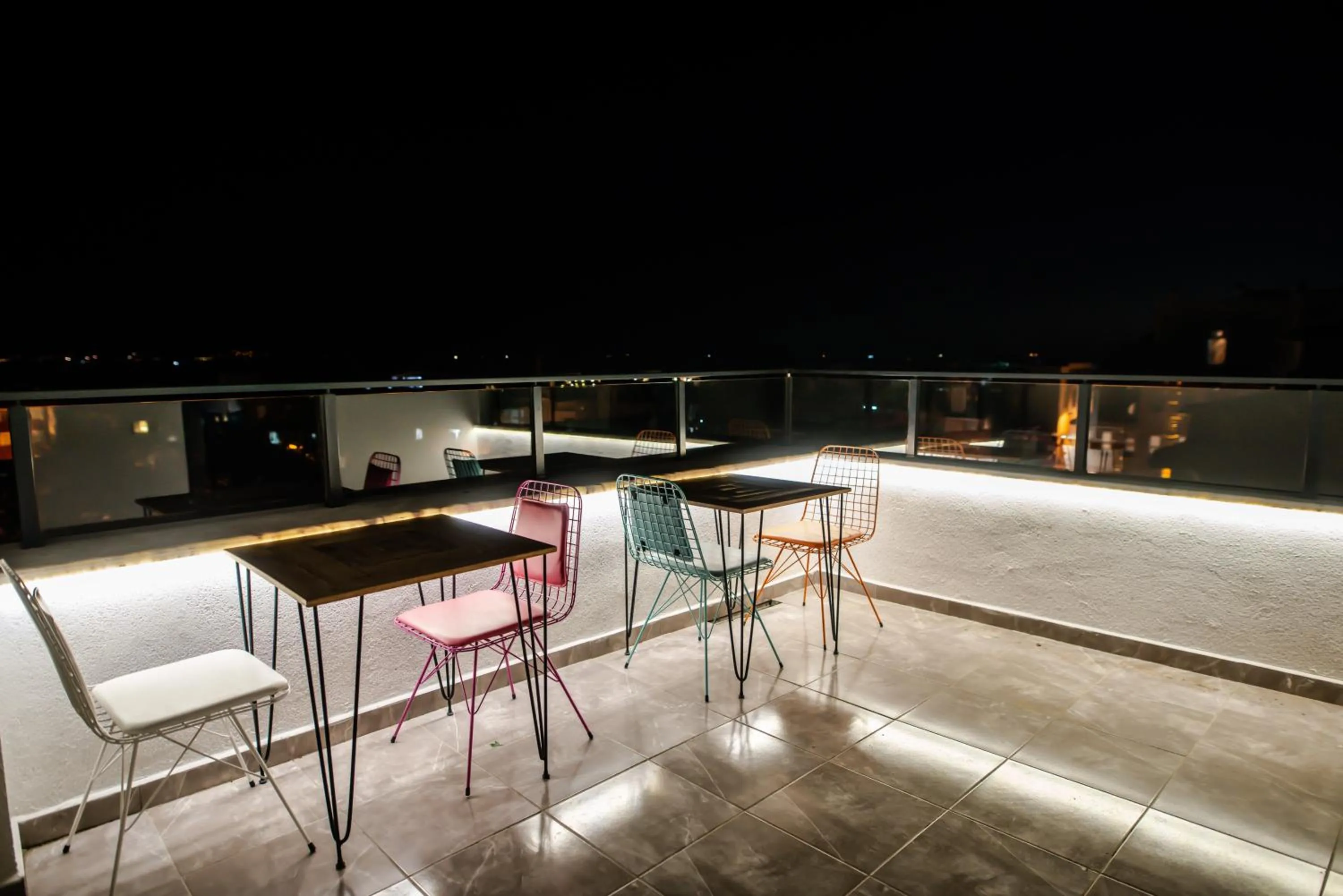 Balcony/Terrace in The Camelot Hotel