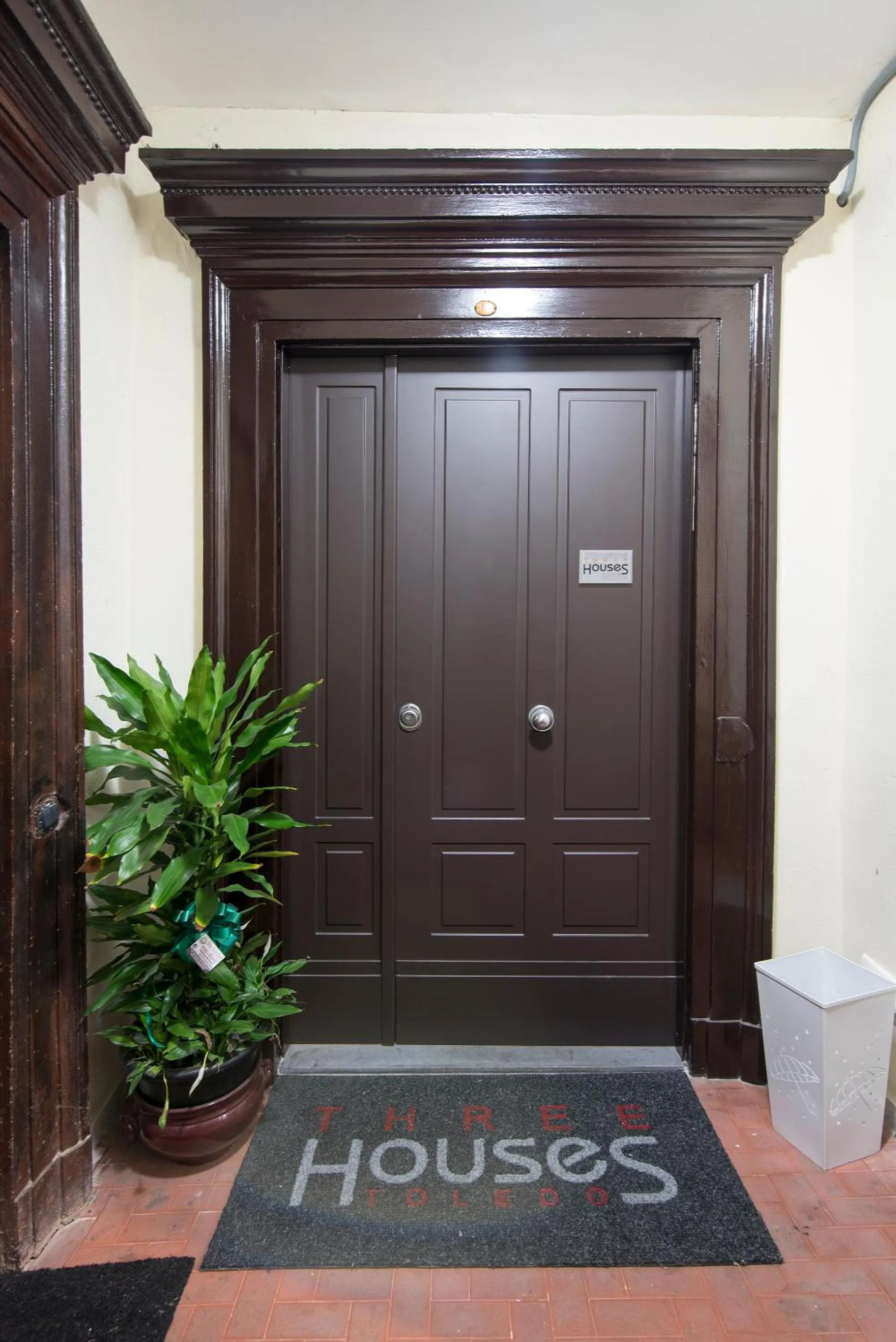 Property building in Three Houses Toledo