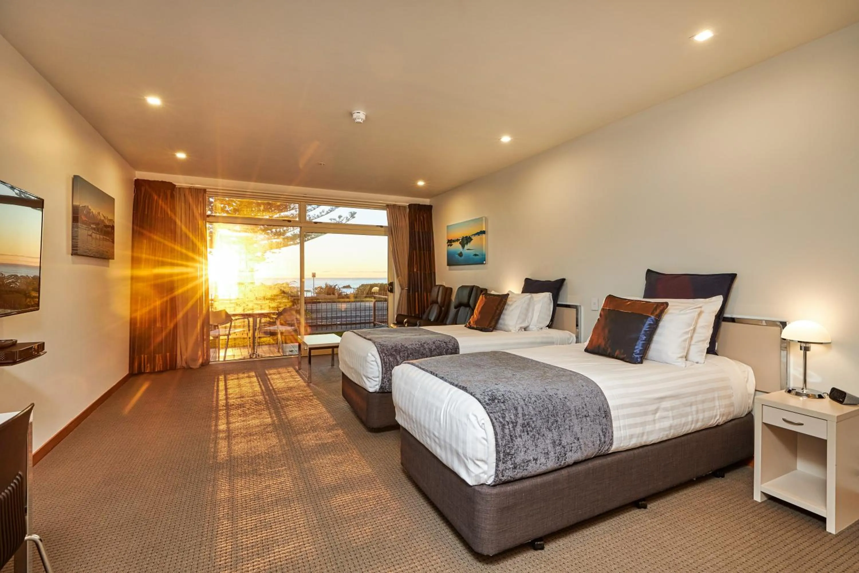 Bed in The White Morph - Heritage Collection