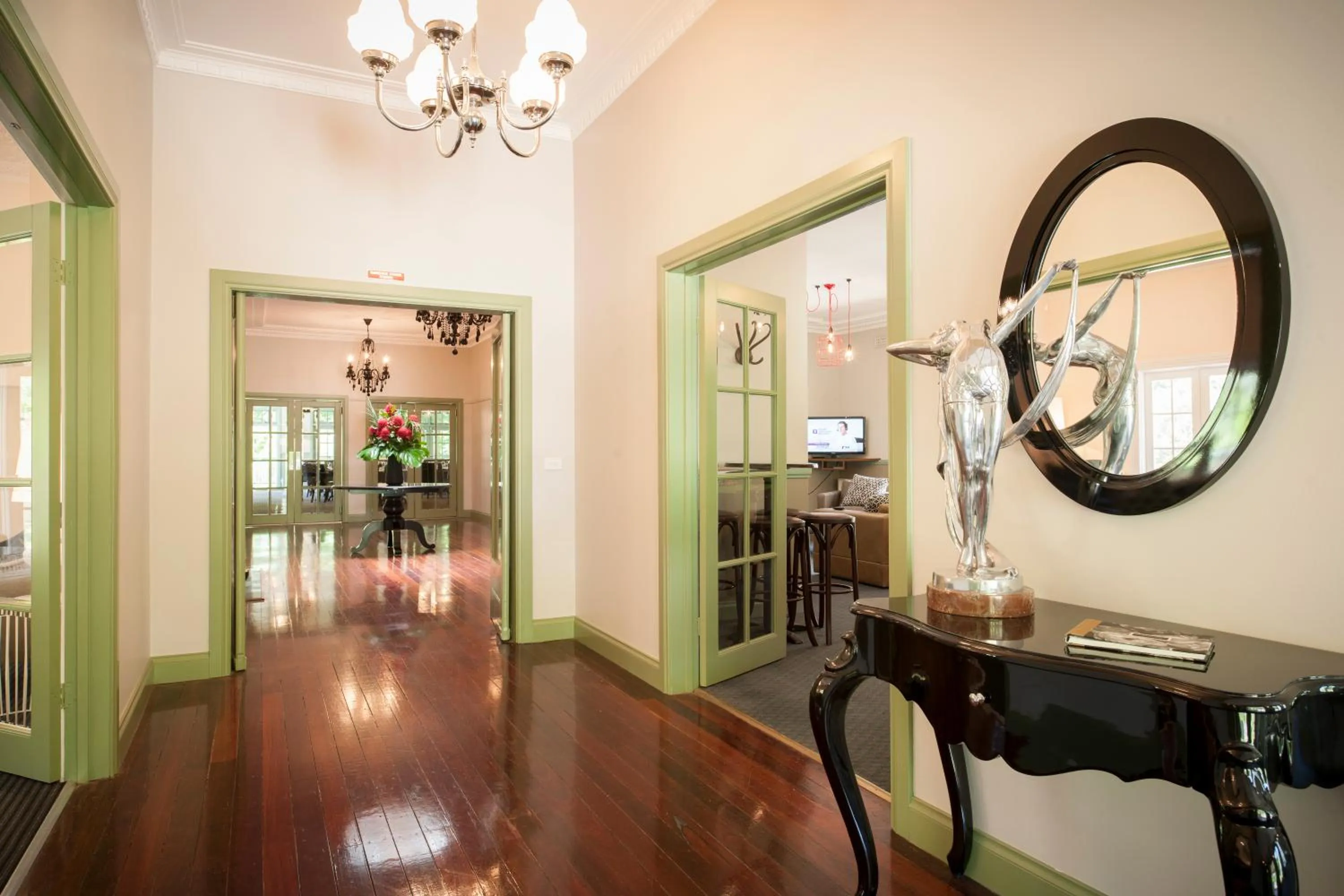 Decorative detail in Oscar's On The Yarra