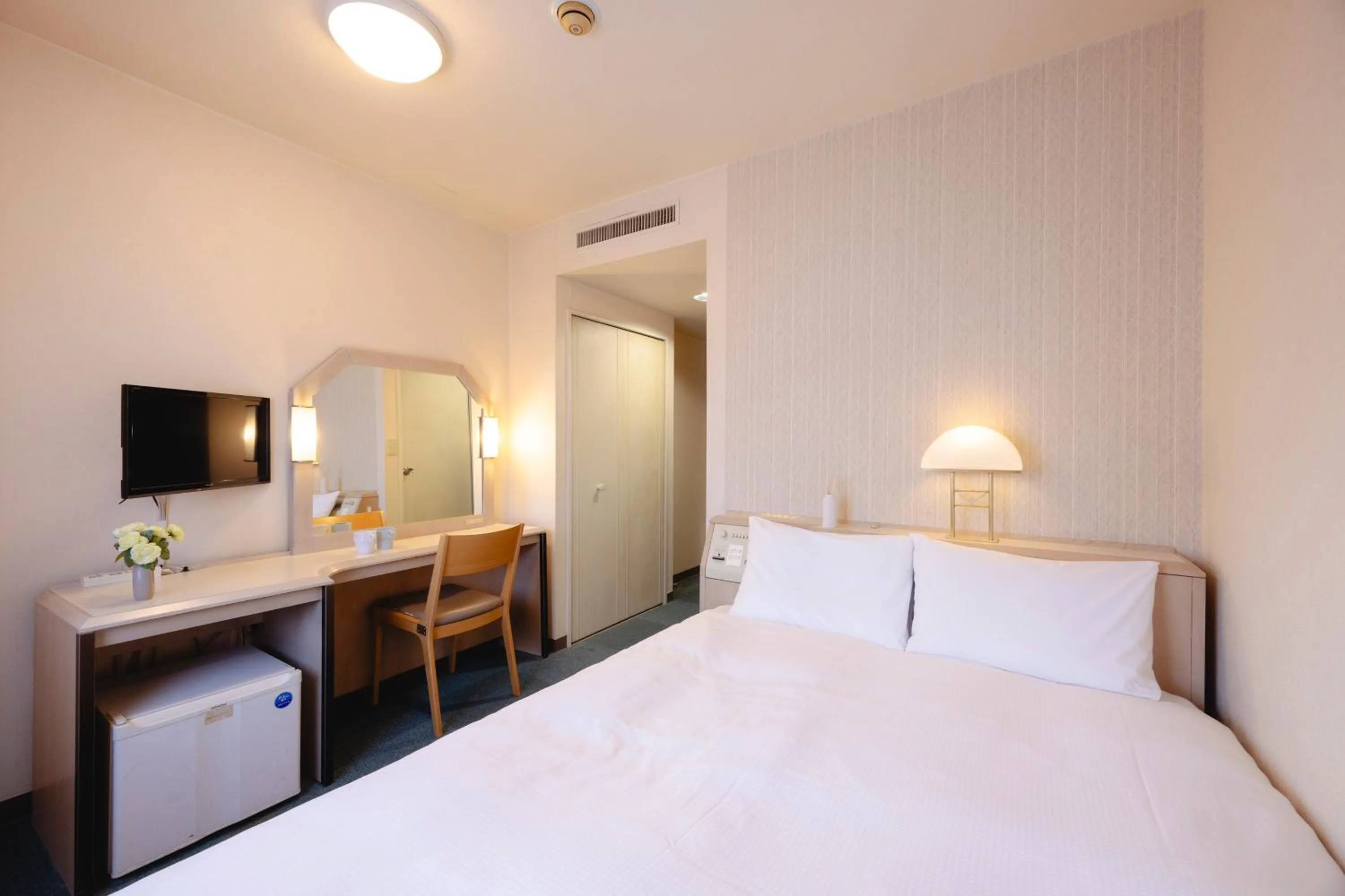 Bed in Aizuwakamatsu Washington Hotel