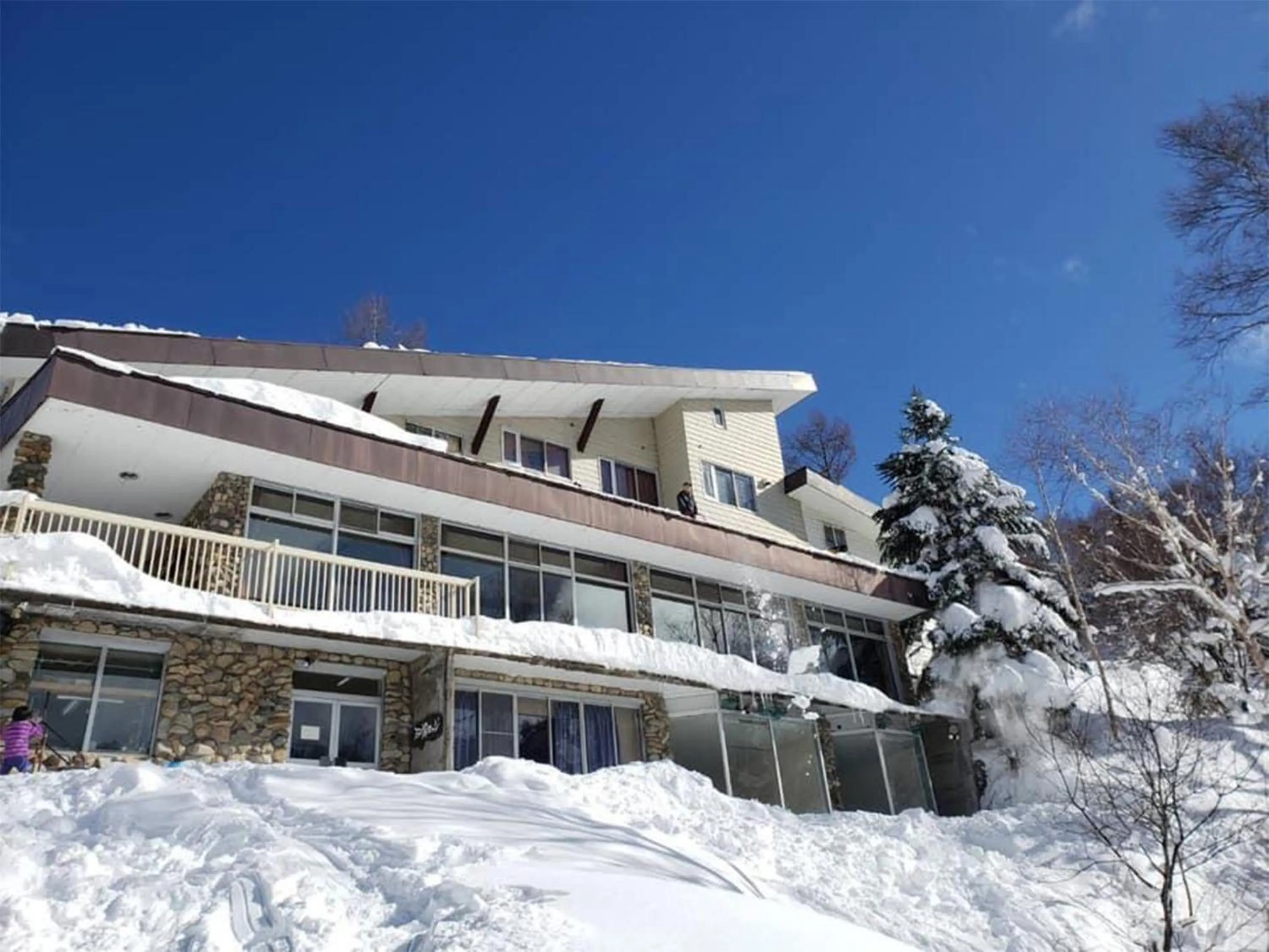 Property building in Ishinoyu Lodge