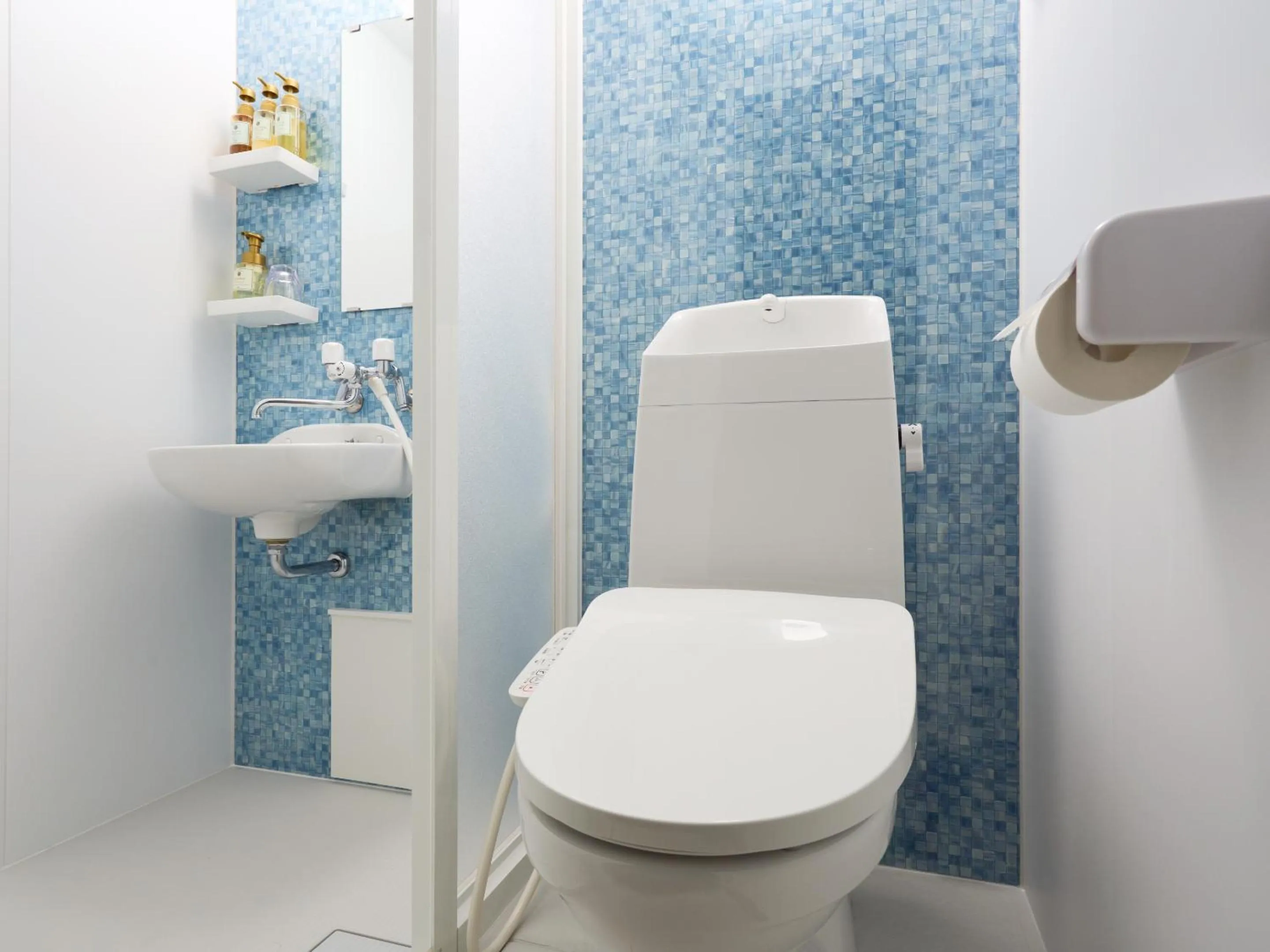 Bathroom in Ishinoyu Lodge