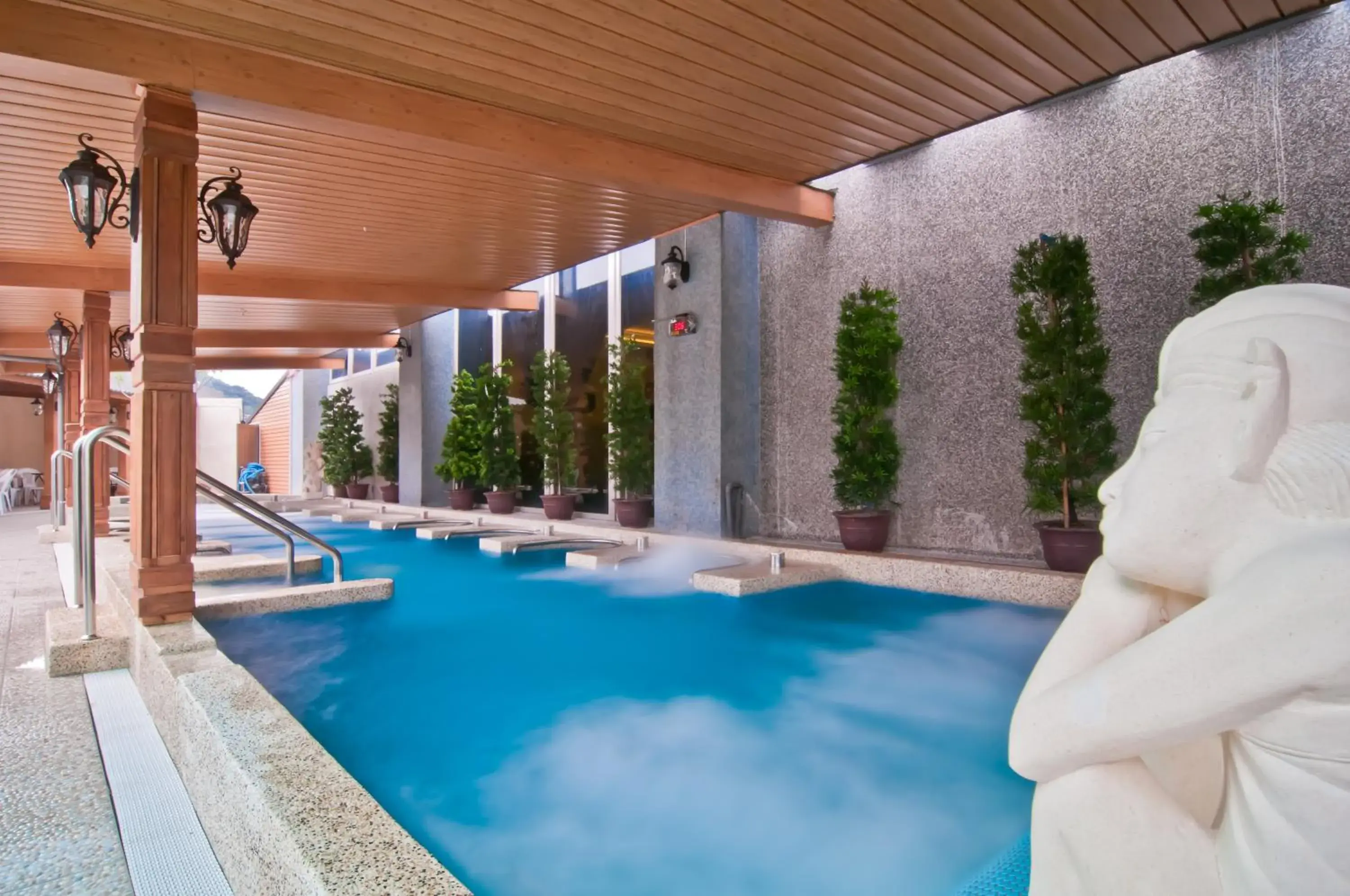 Swimming pool in JinShan Sakura Bay Hot Spring Hotel Swimming pool in JinShan Sakura Bay Hot Spring Hotel