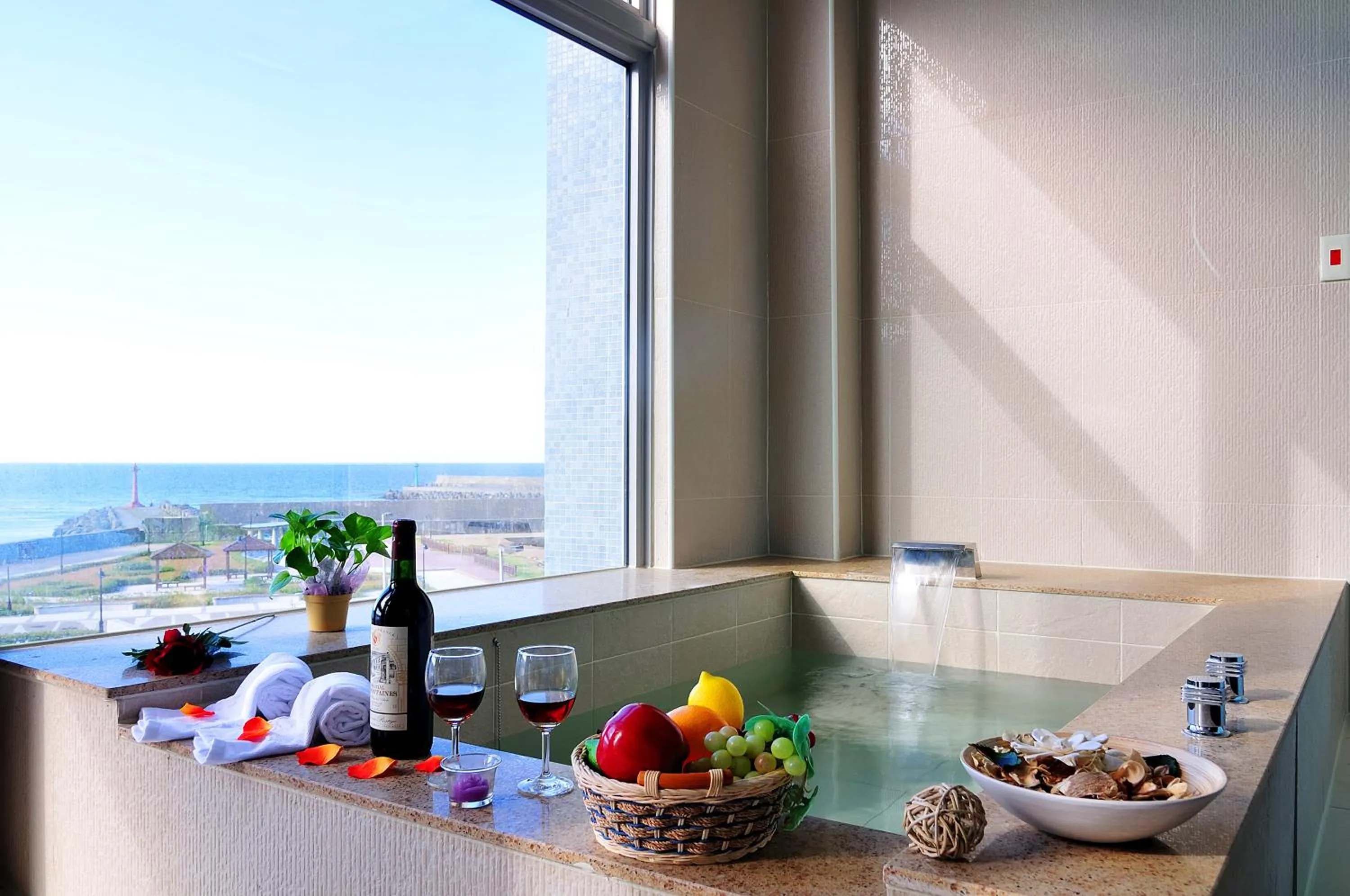 Bathroom in JinShan Sakura Bay Hot Spring Hotel