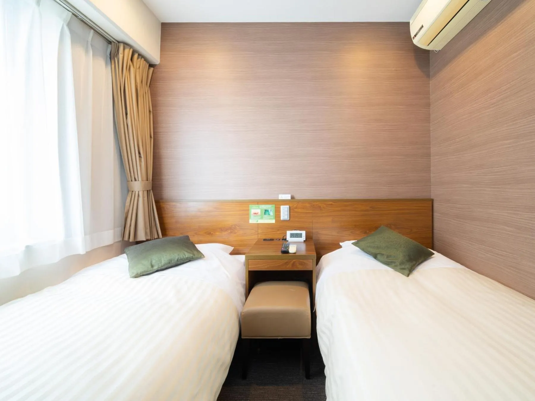 Photo of the whole room, Bed in Natural Hot Spring SUPER HOTEL Kumamoto Chamber of Commerce