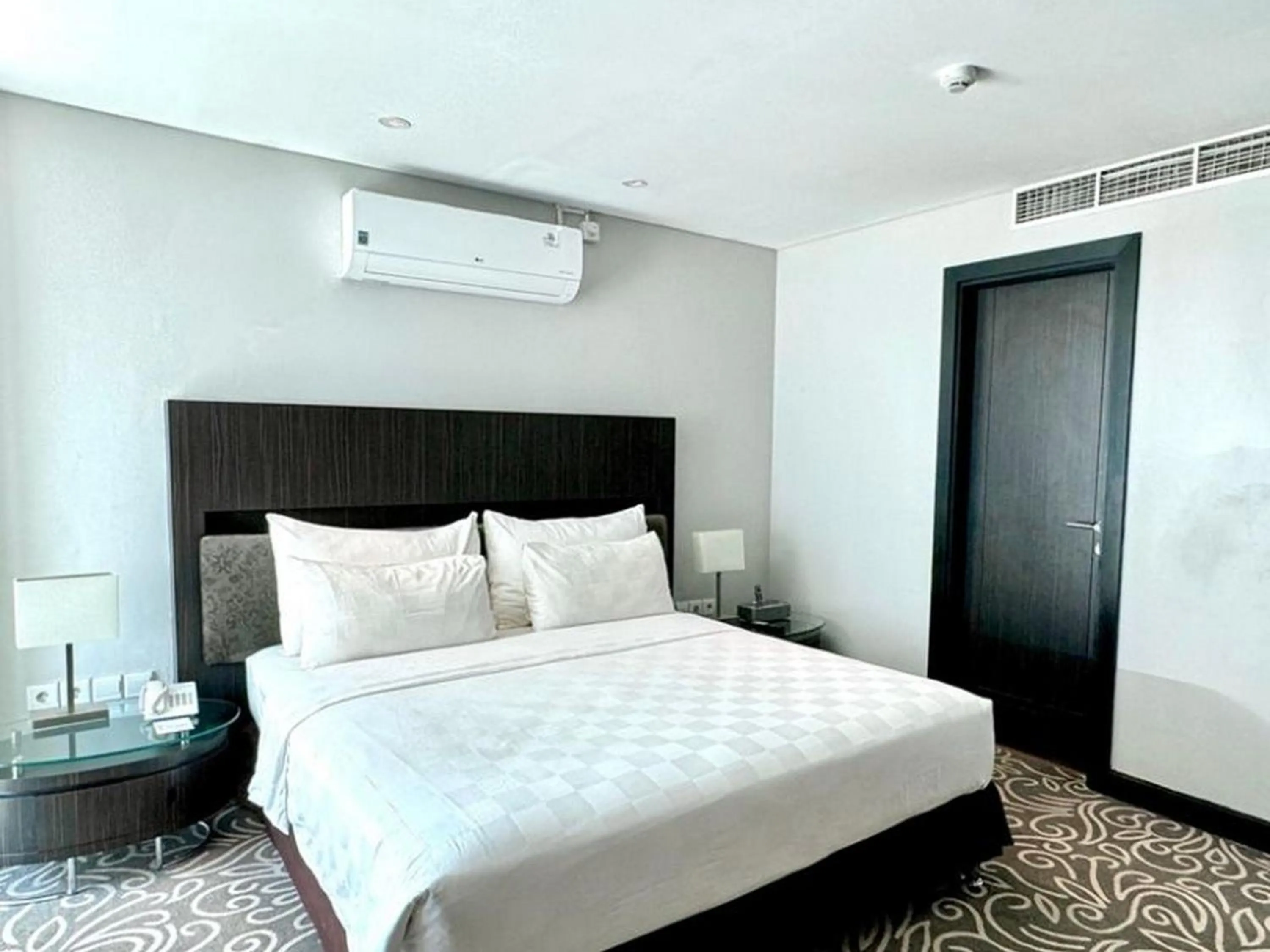 Bedroom, Bed in Swiss-Belhotel Balikpapan