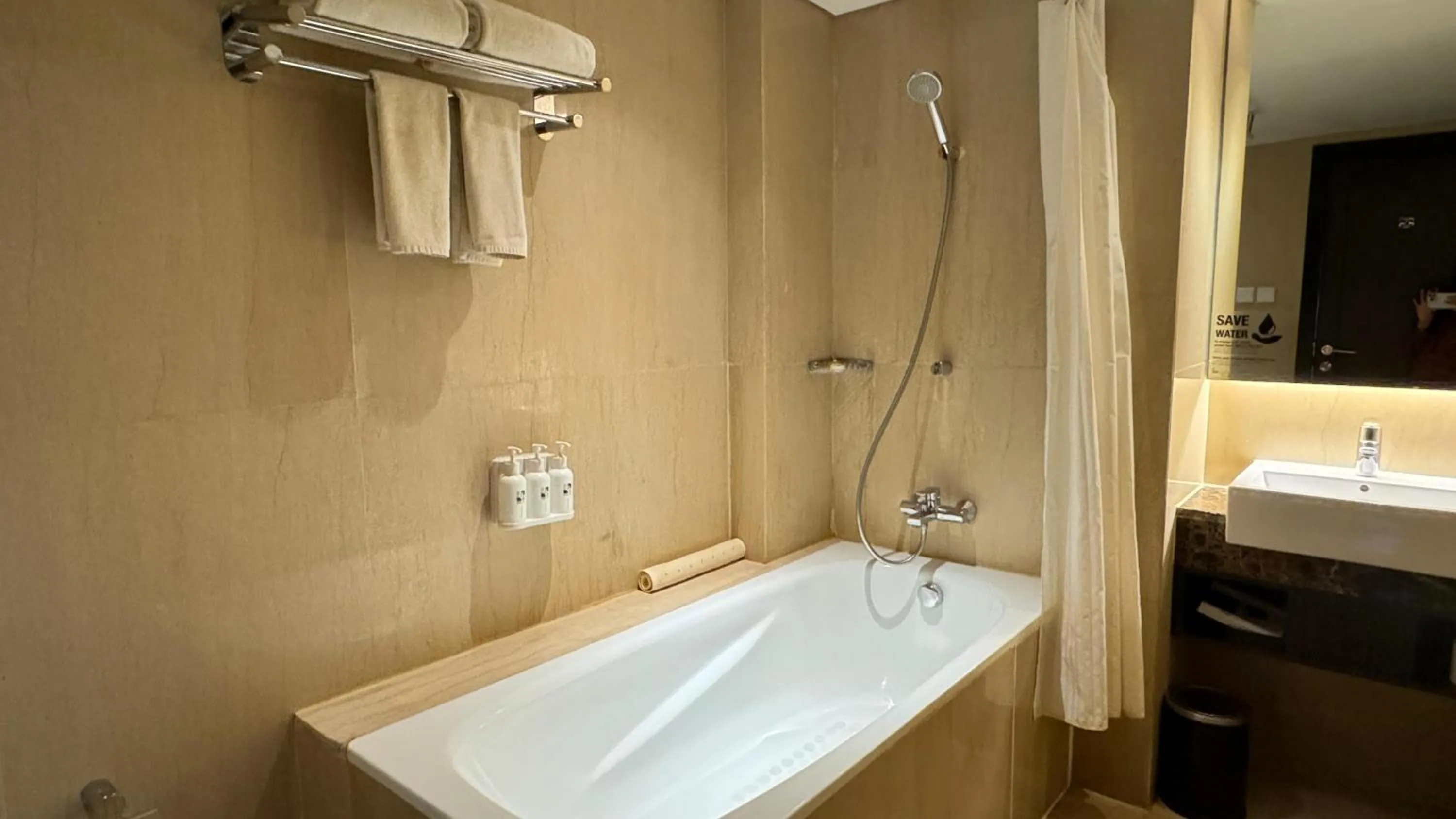 Bath in Swiss-Belhotel Balikpapan