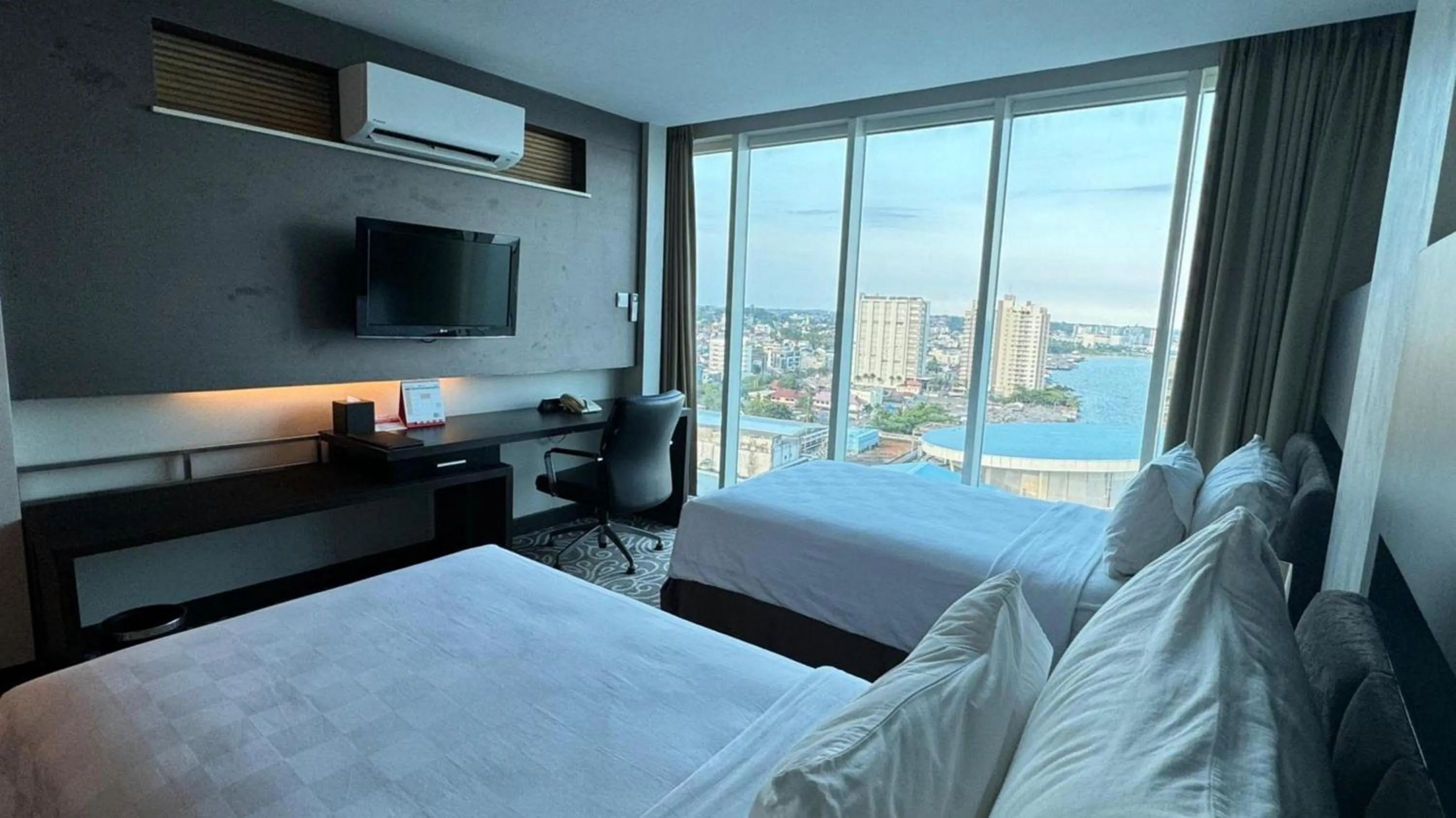 Bedroom, Bed in Swiss-Belhotel Balikpapan