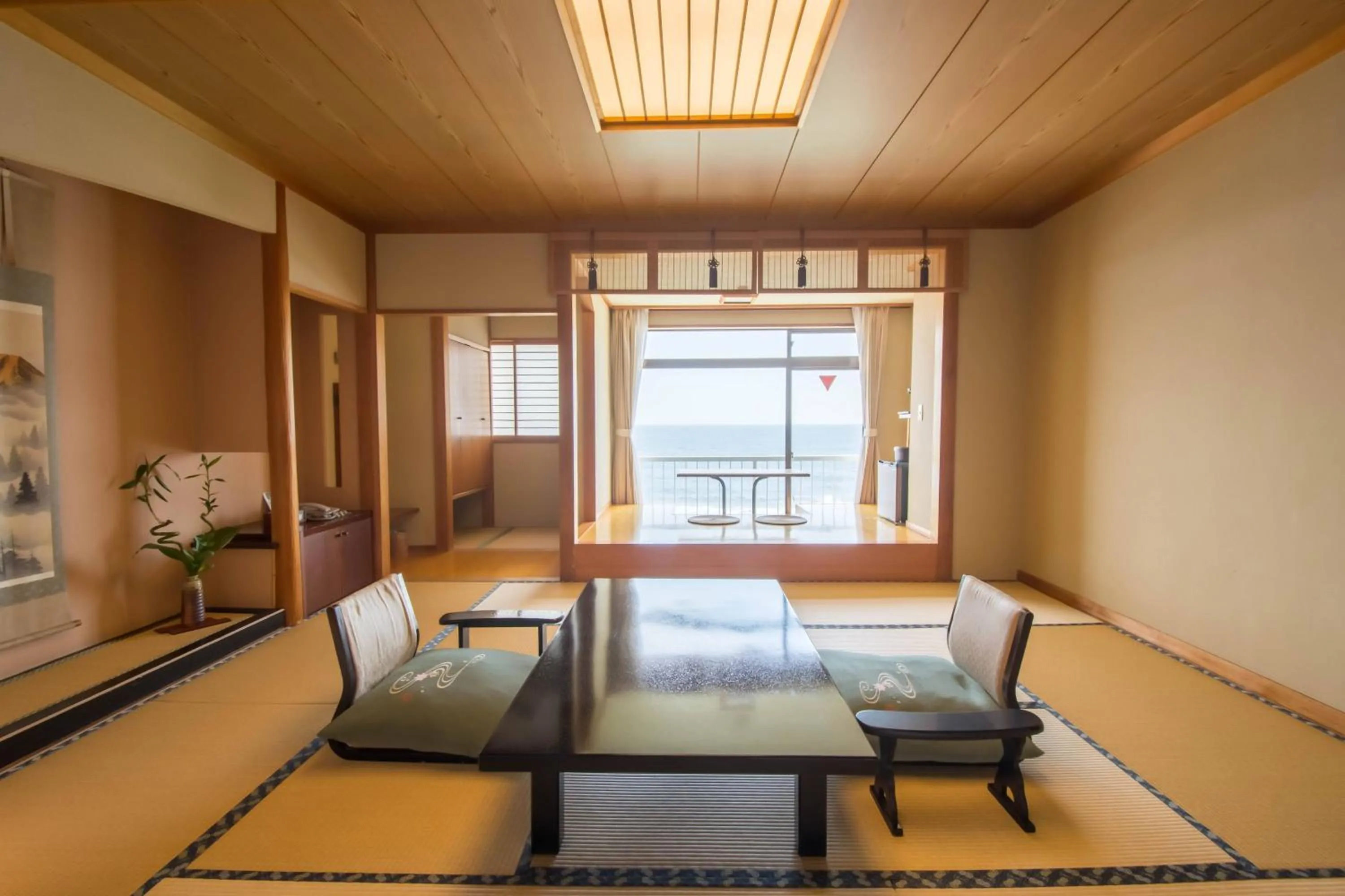 Living room in Inatori Tokai Hotel Yuen