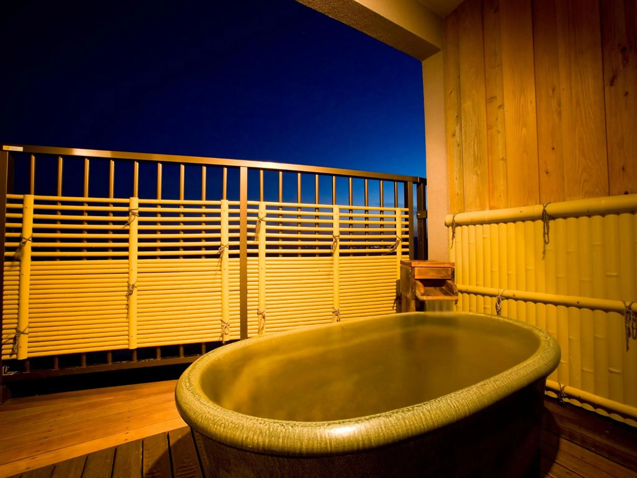 Hot Spring Bath in Inatori Tokai Hotel Yuen