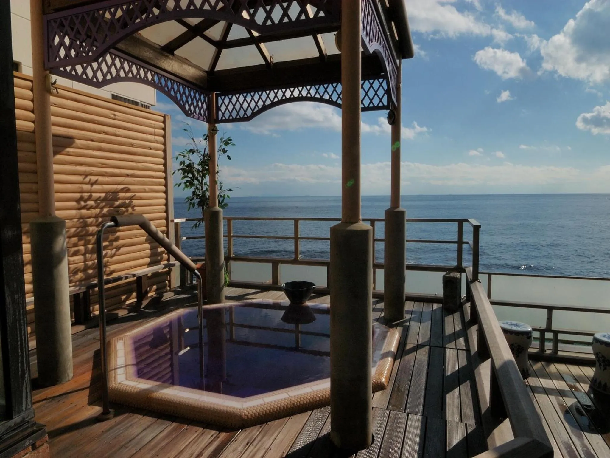 Hot Spring Bath in Inatori Tokai Hotel Yuen