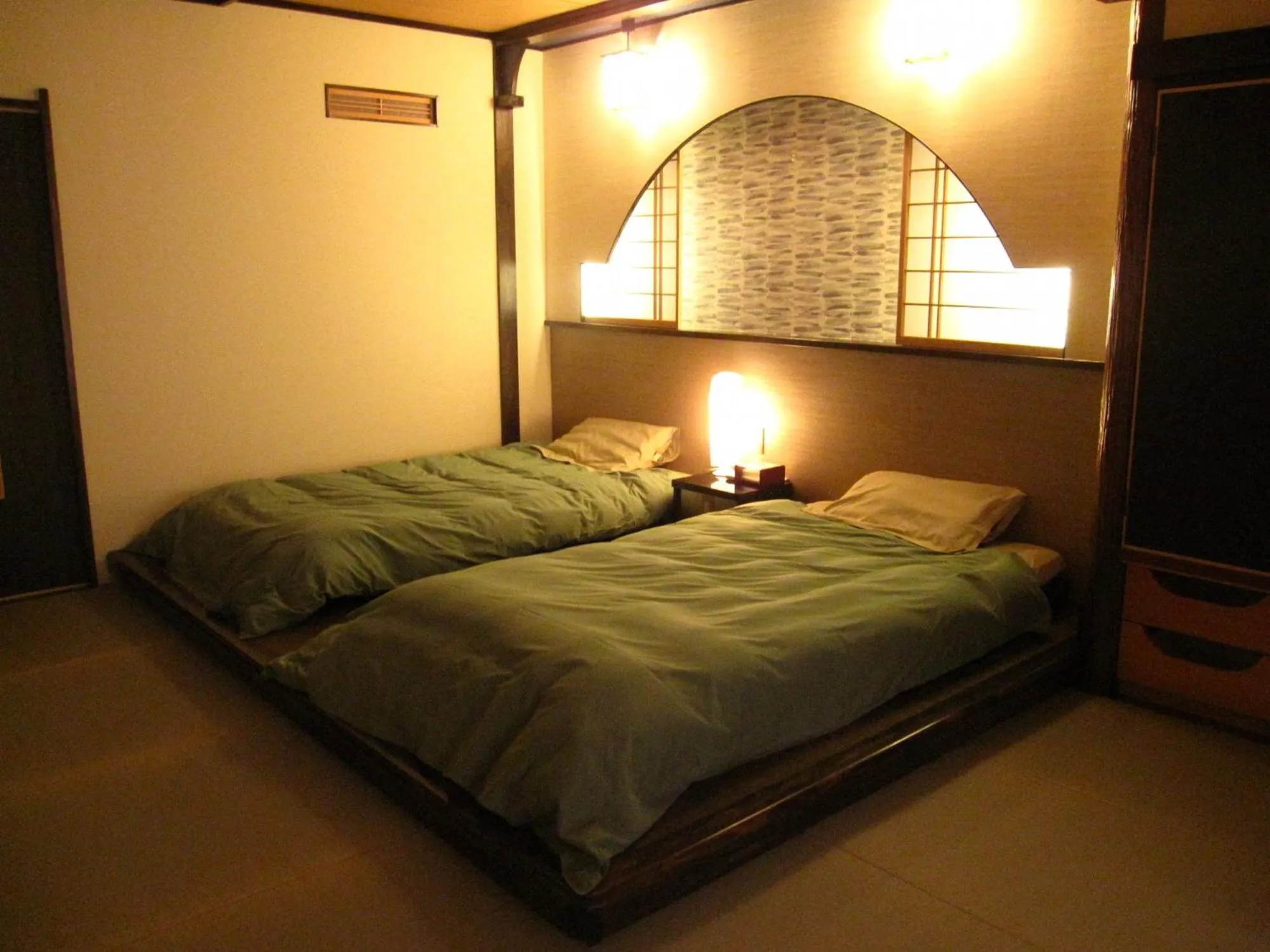 Bedroom, Bed in Inatori Tokai Hotel Yuen