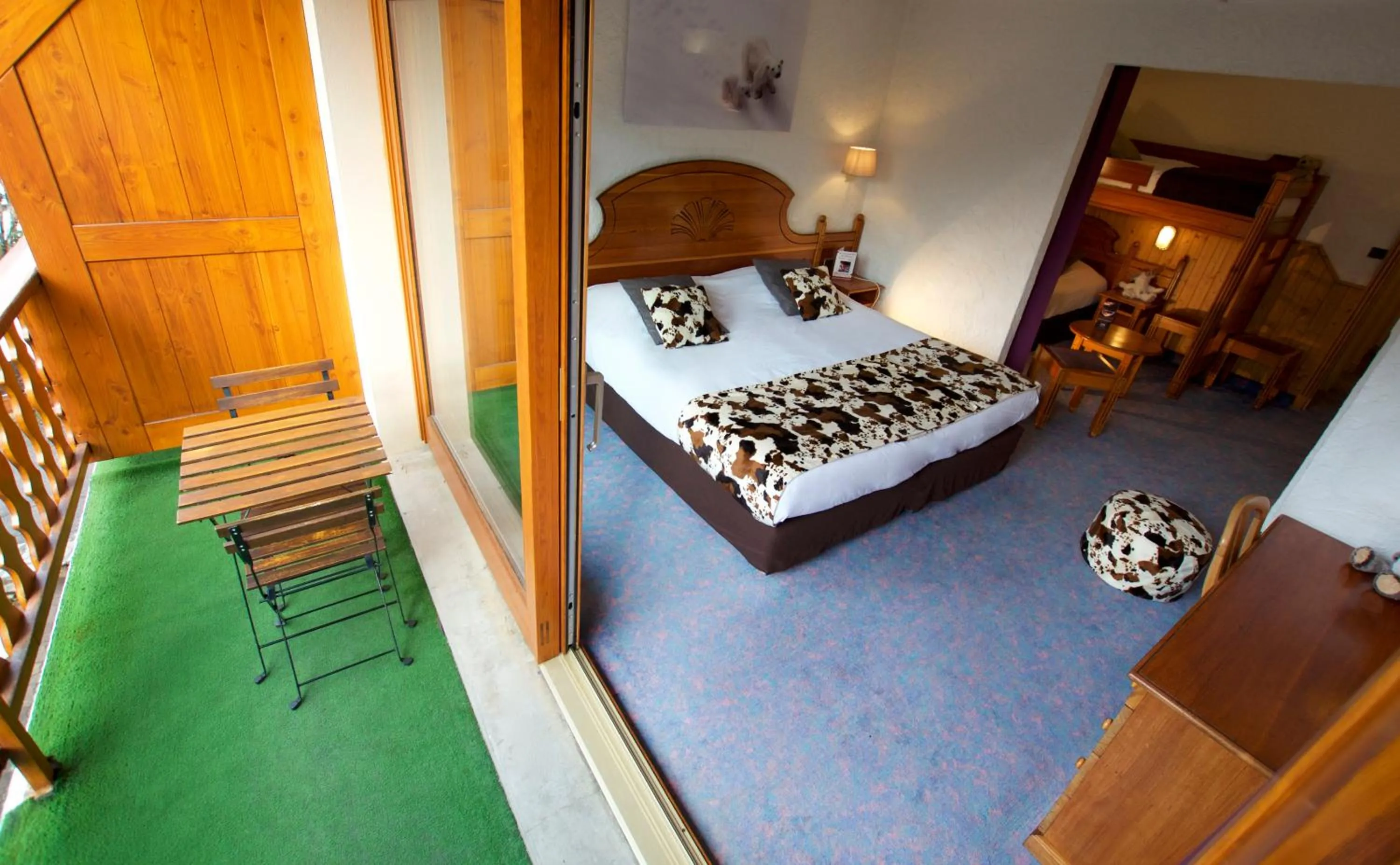 Photo of the whole room, Bed in Hôtel Serre Palas