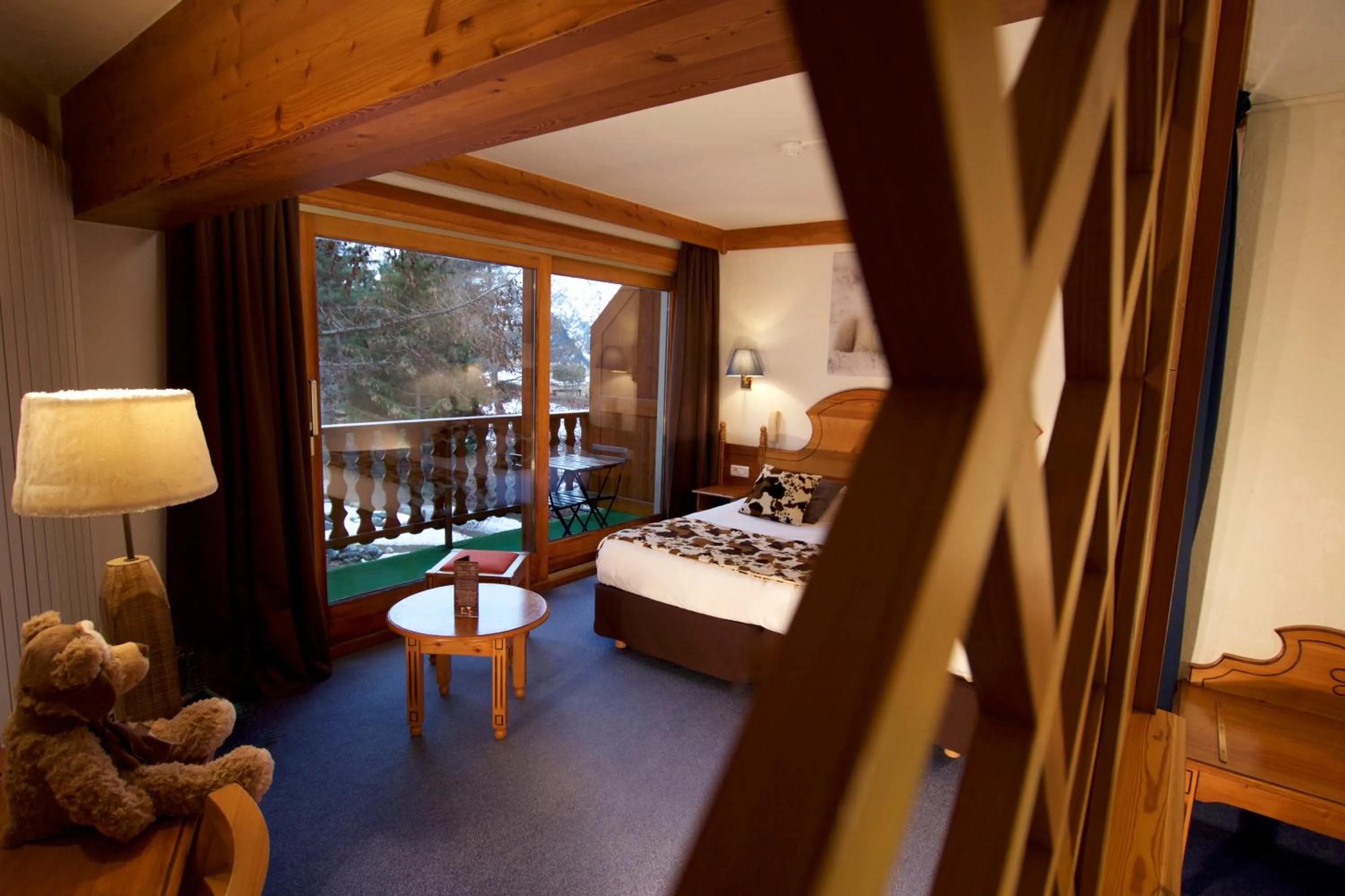 Bedroom, Bed in Hôtel Serre Palas