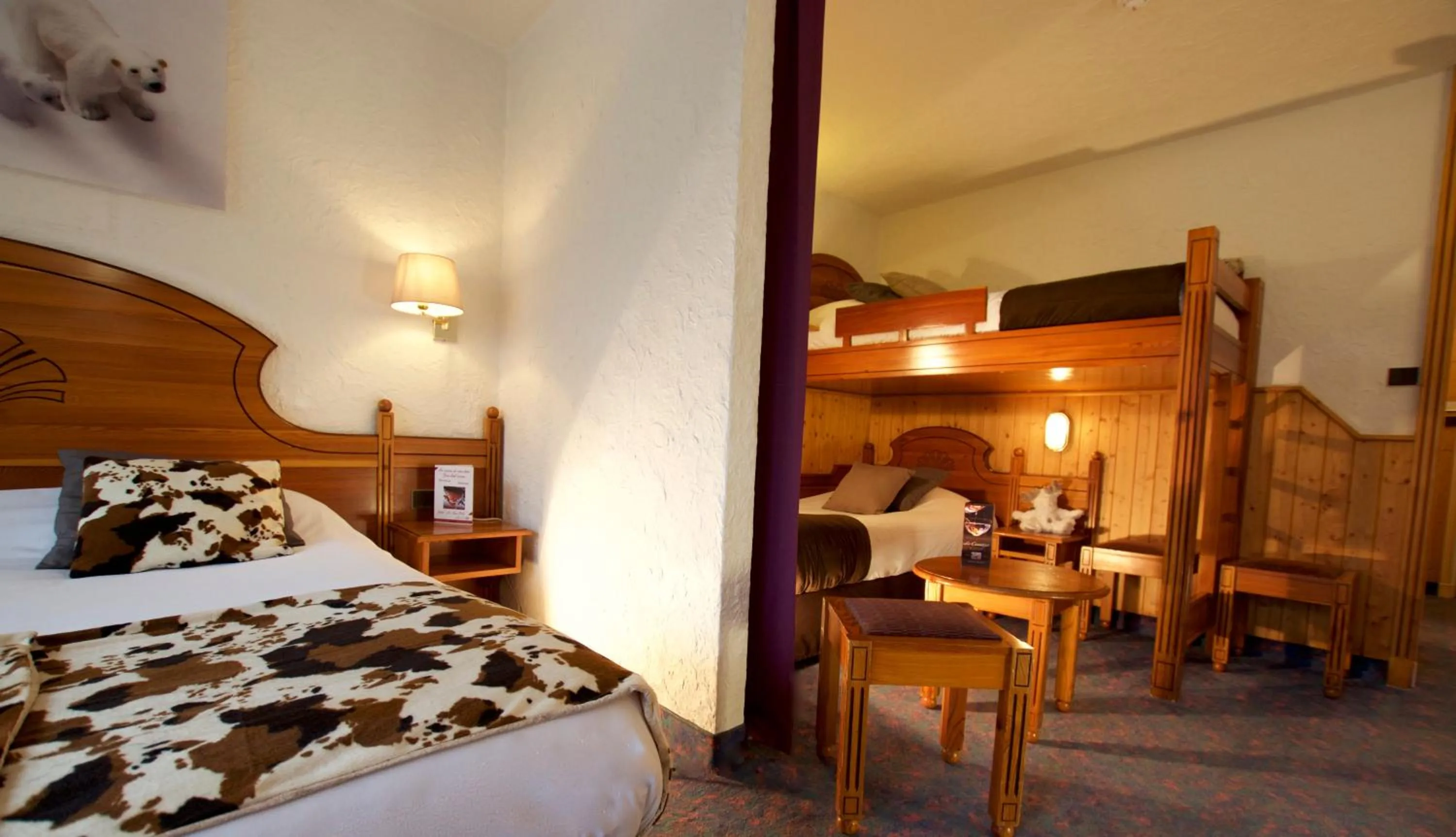 Photo of the whole room, Bed in Hôtel Serre Palas