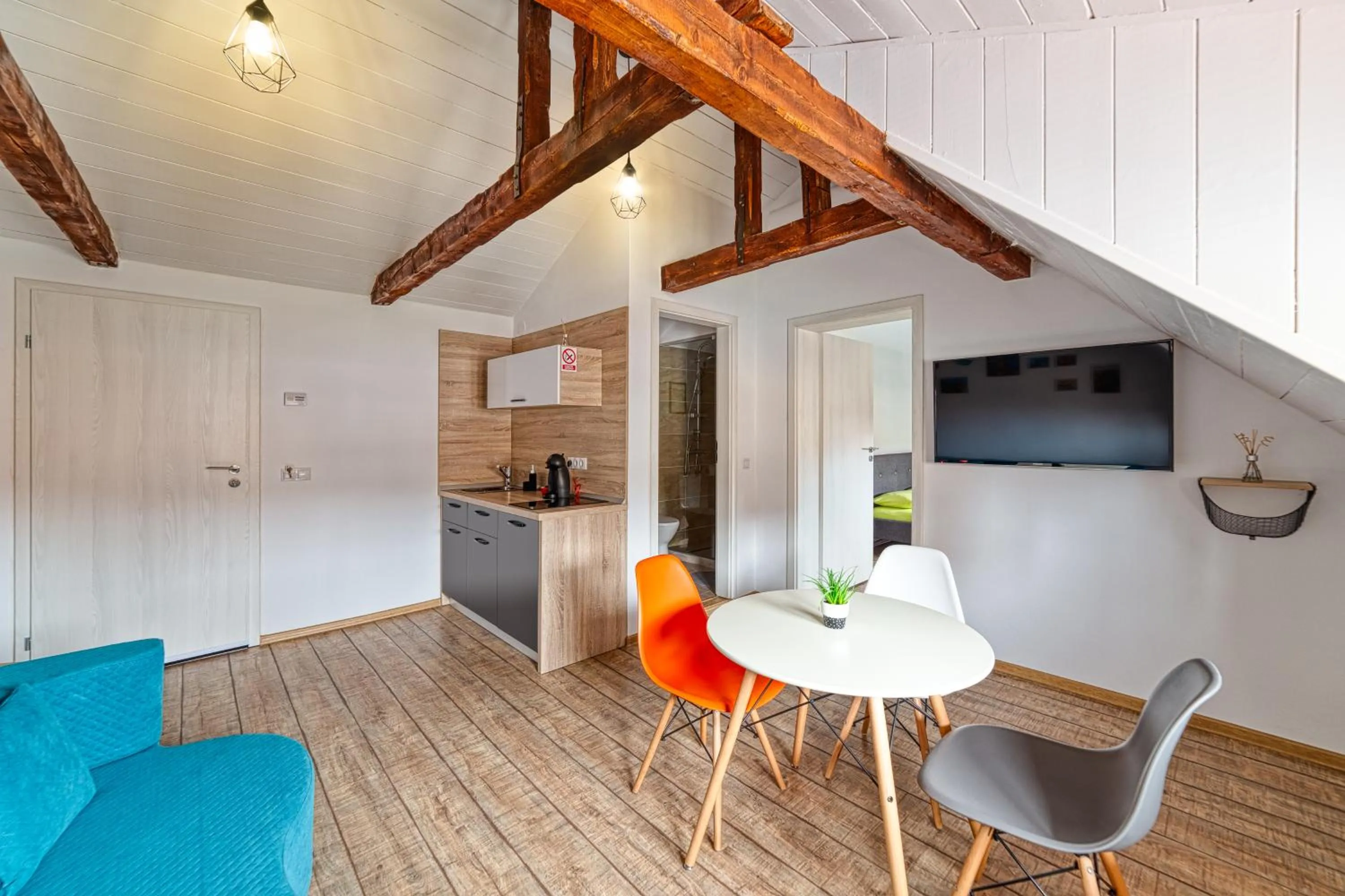 Kitchen or kitchenette in T House