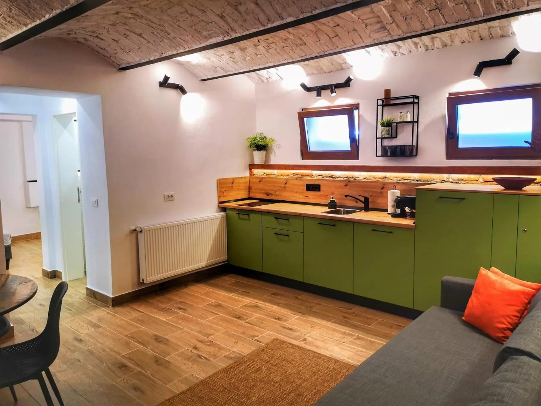 Kitchen or kitchenette in T House