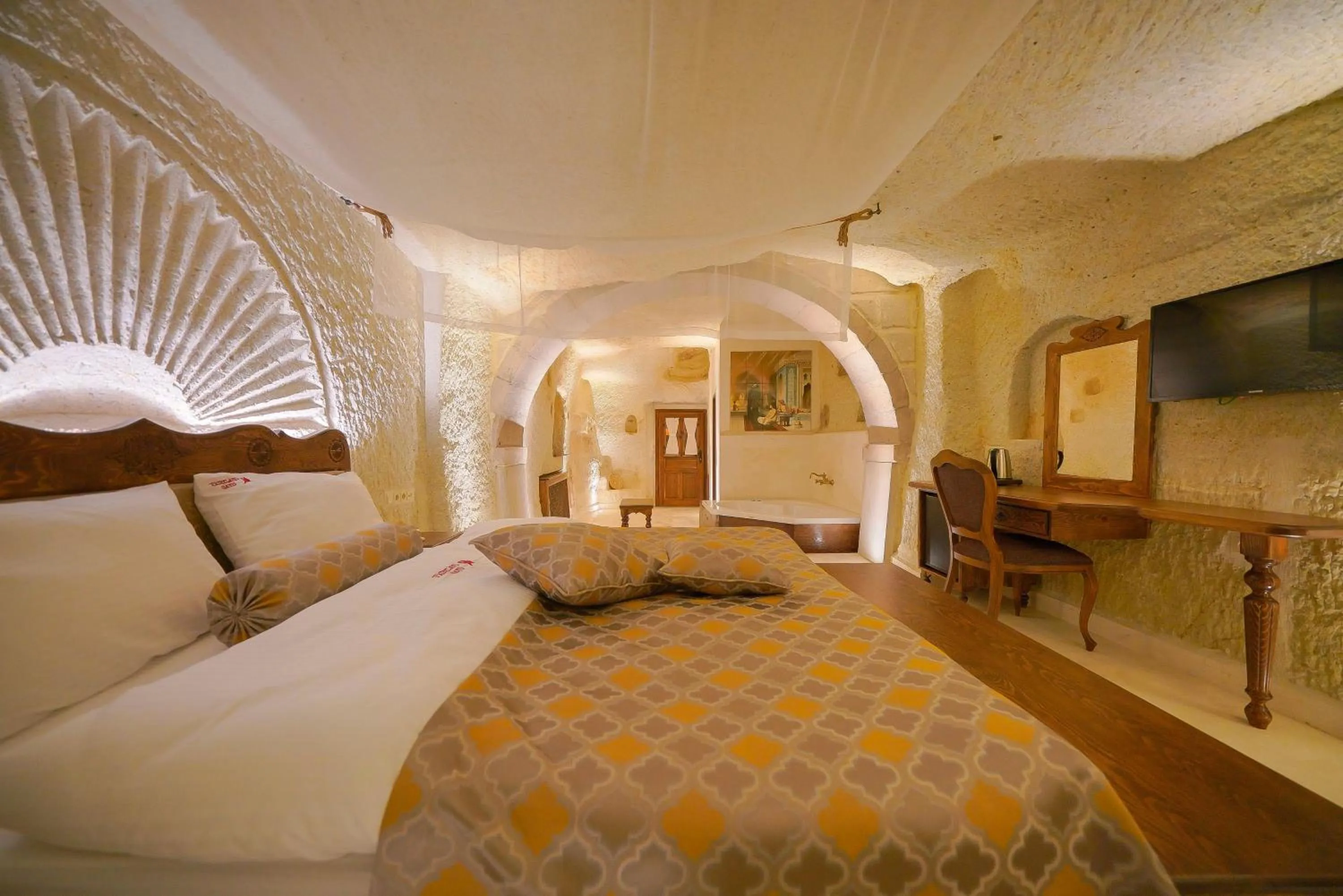 Bed in Fairyland Cave Hotel