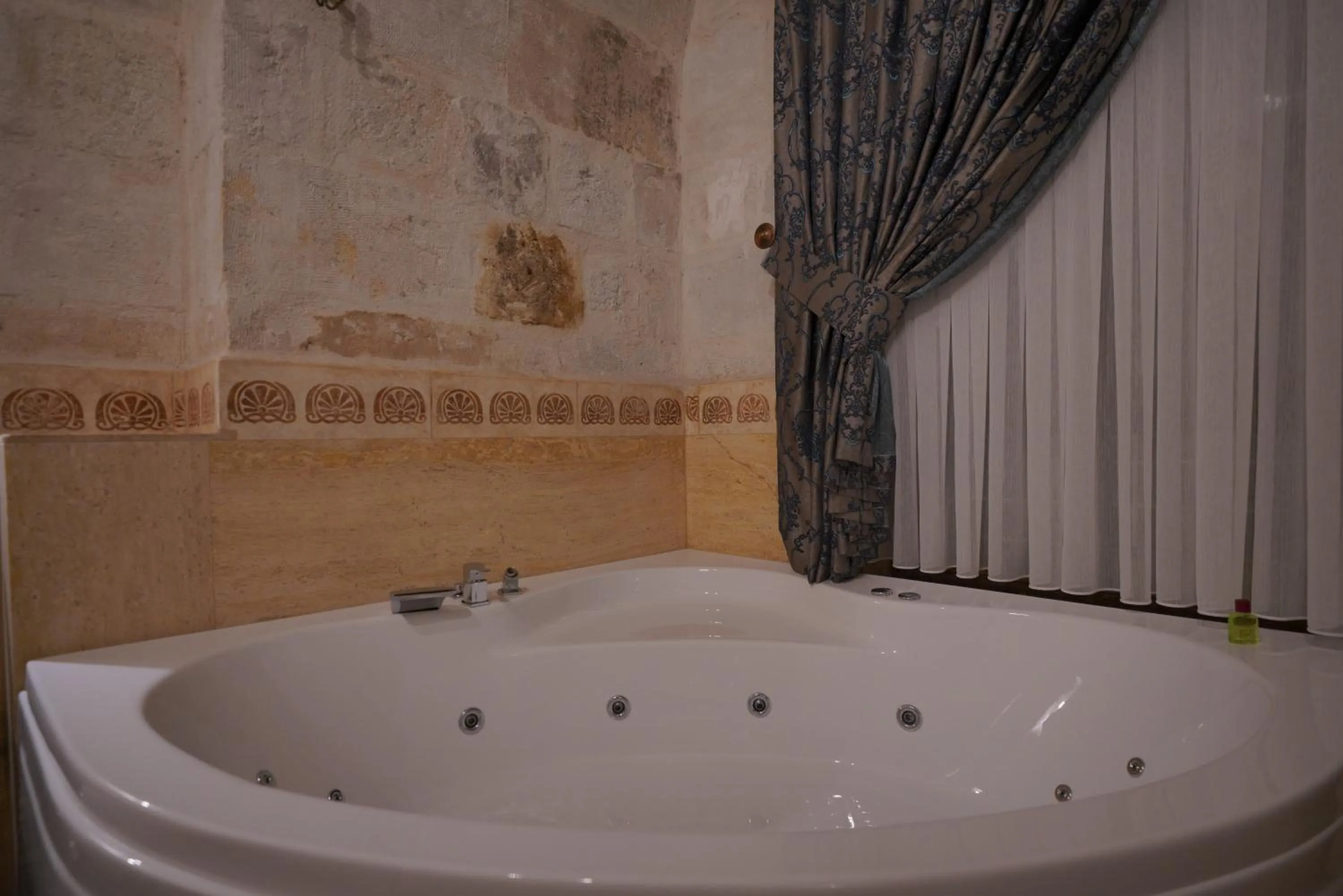 Massage in Fairyland Cave Hotel