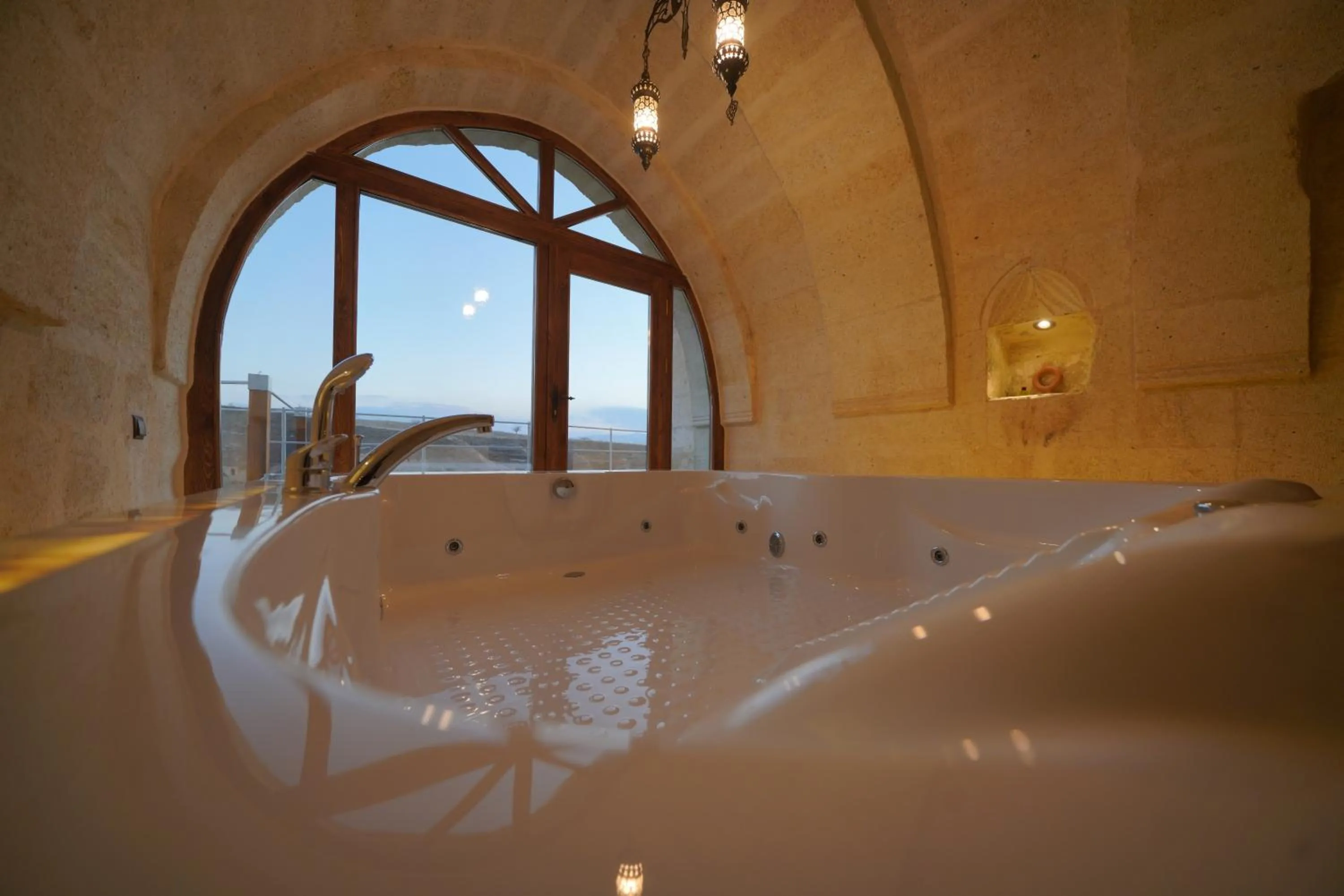 Hot Tub in Fairyland Cave Hotel