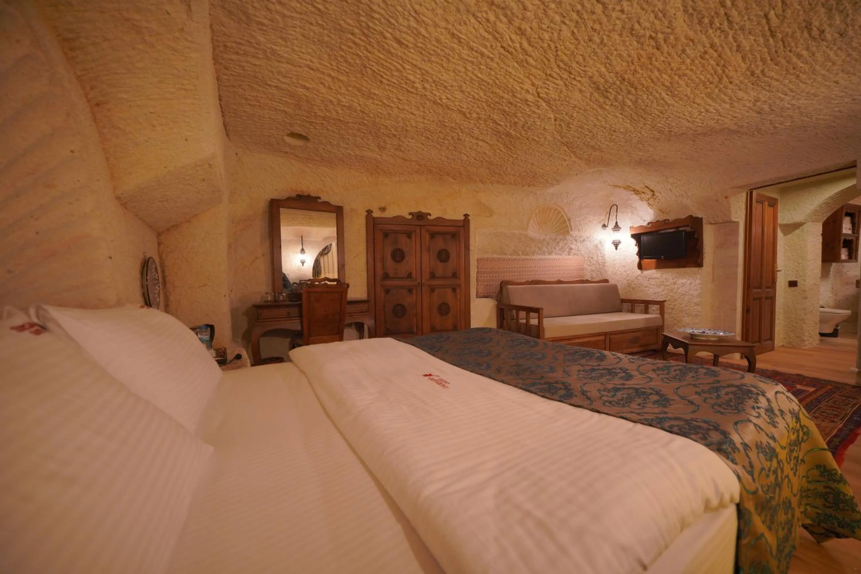 Massage, Bed in Fairyland Cave Hotel