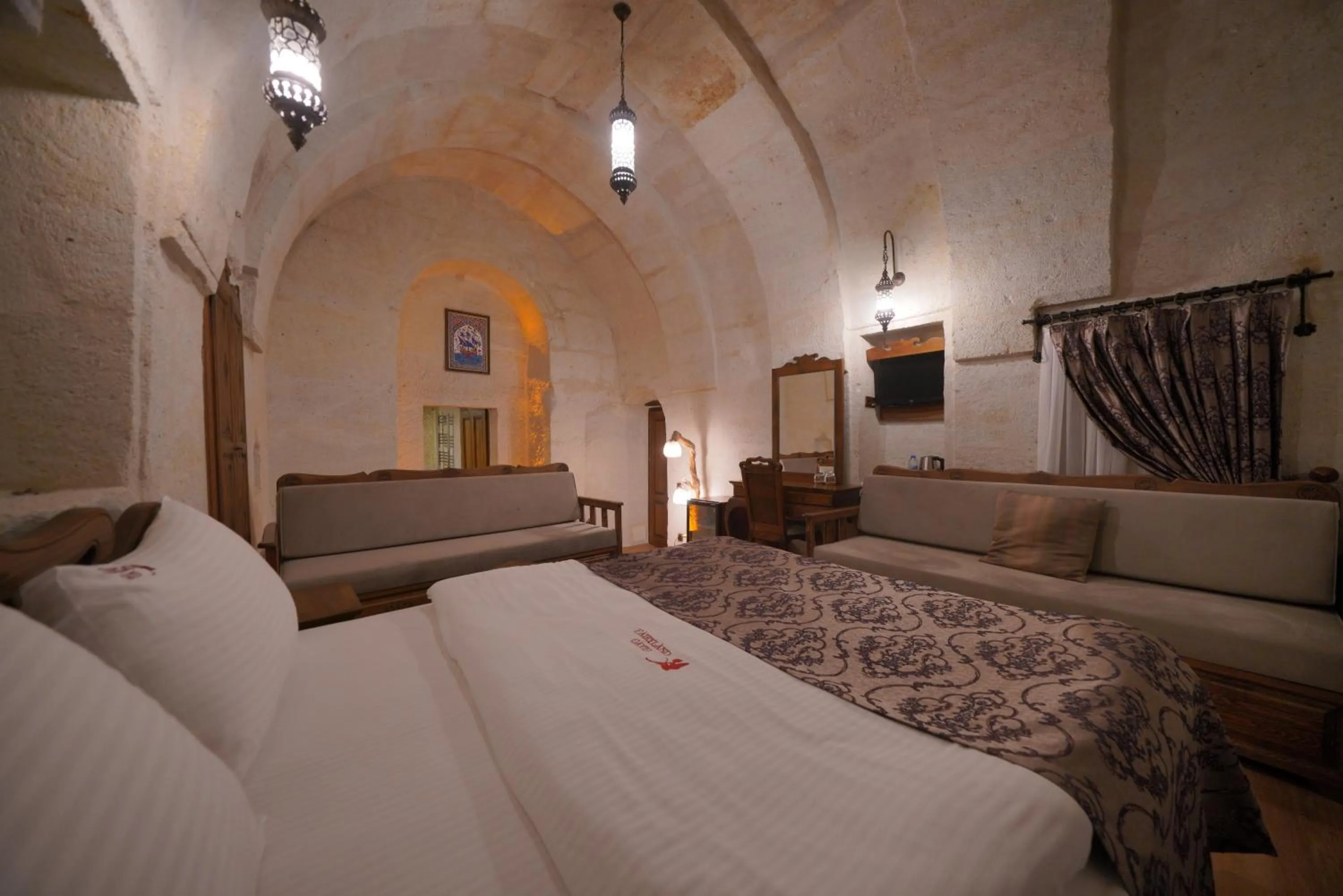 Massage, Bed in Fairyland Cave Hotel