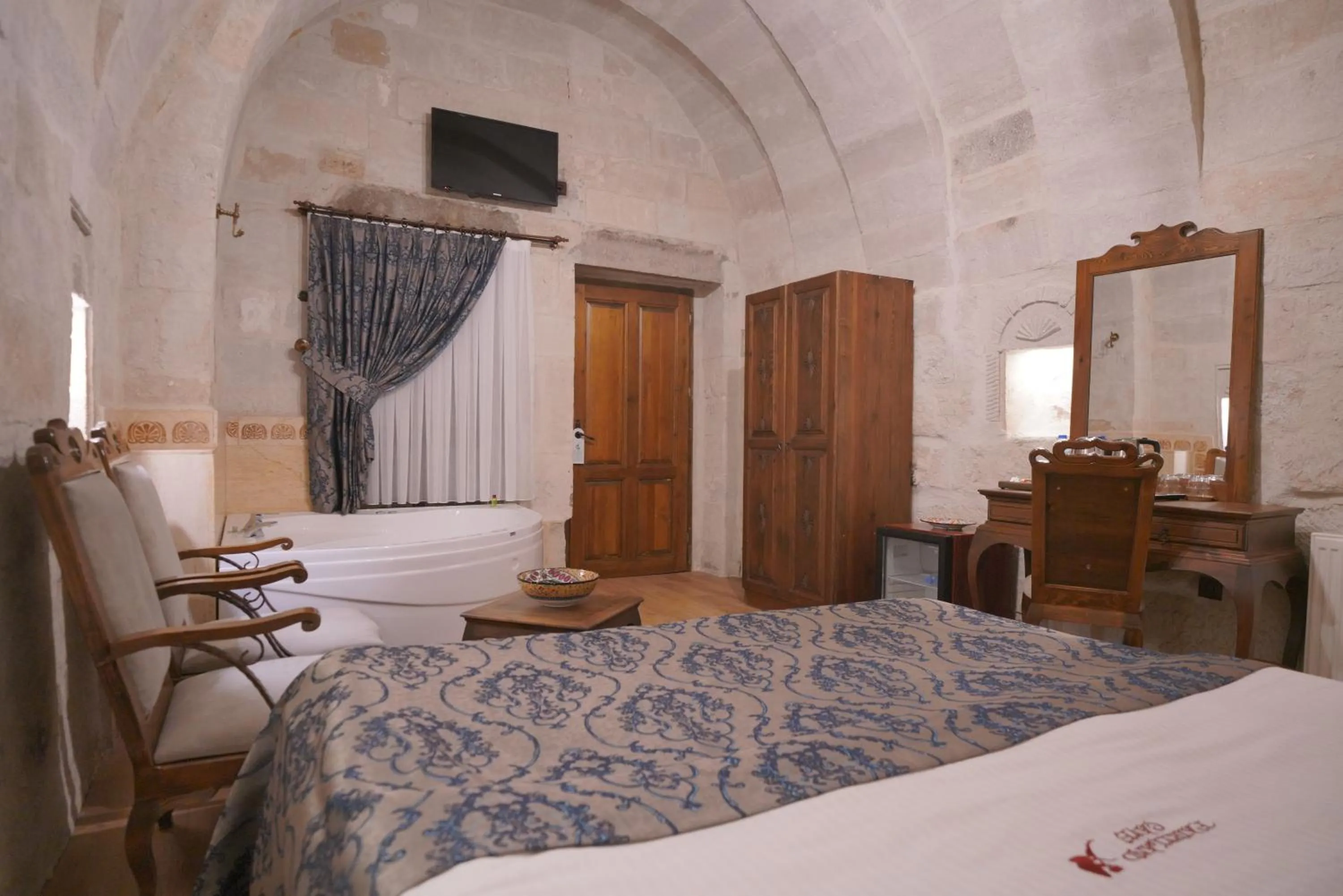 Massage, Bed in Fairyland Cave Hotel