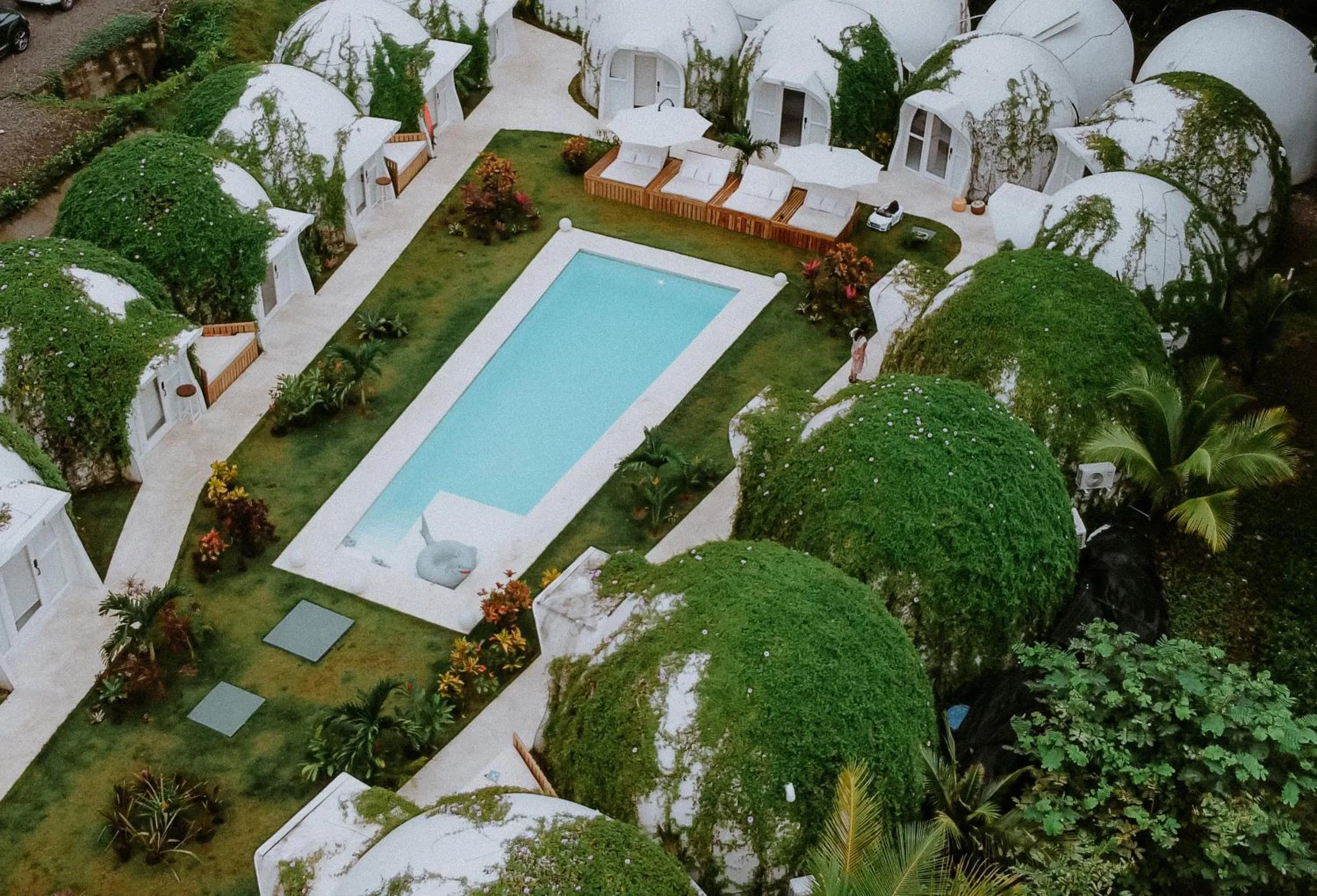 Pool view in Igloo Beach Lodge