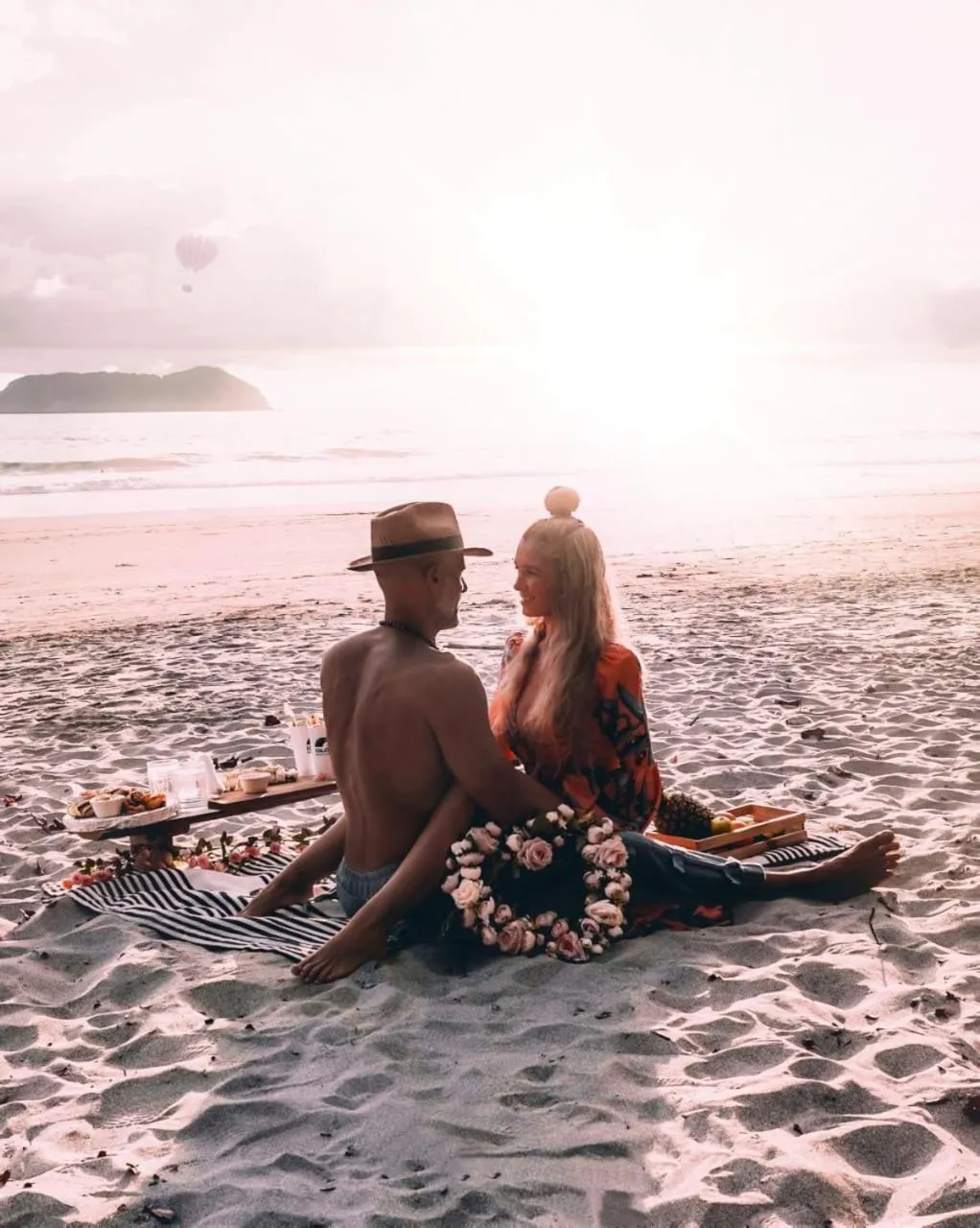 Food and drinks in Igloo Beach Lodge