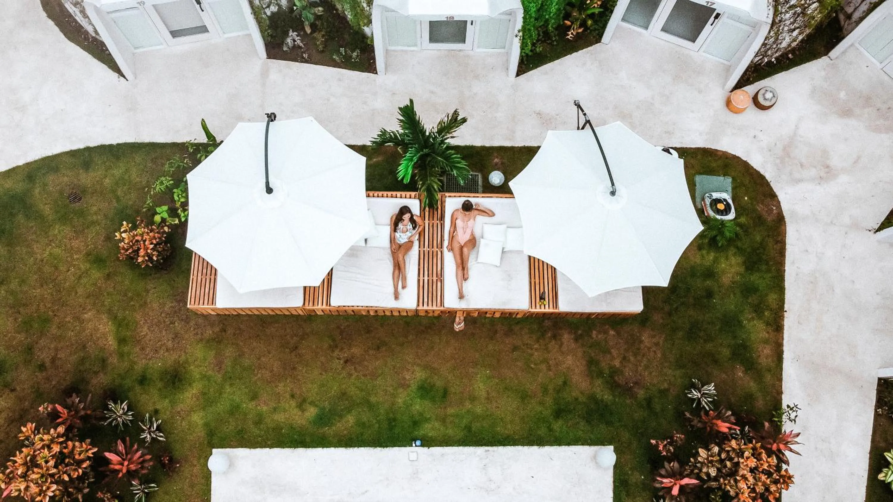 Pool view in Igloo Beach Lodge
