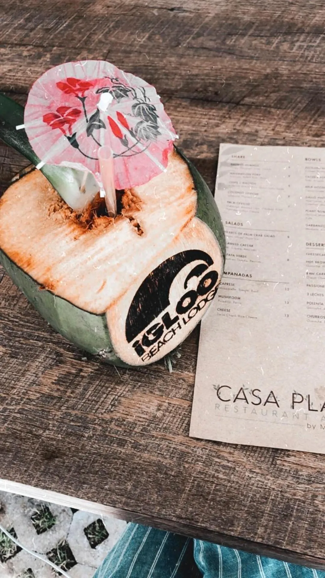 Food and drinks in Igloo Beach Lodge