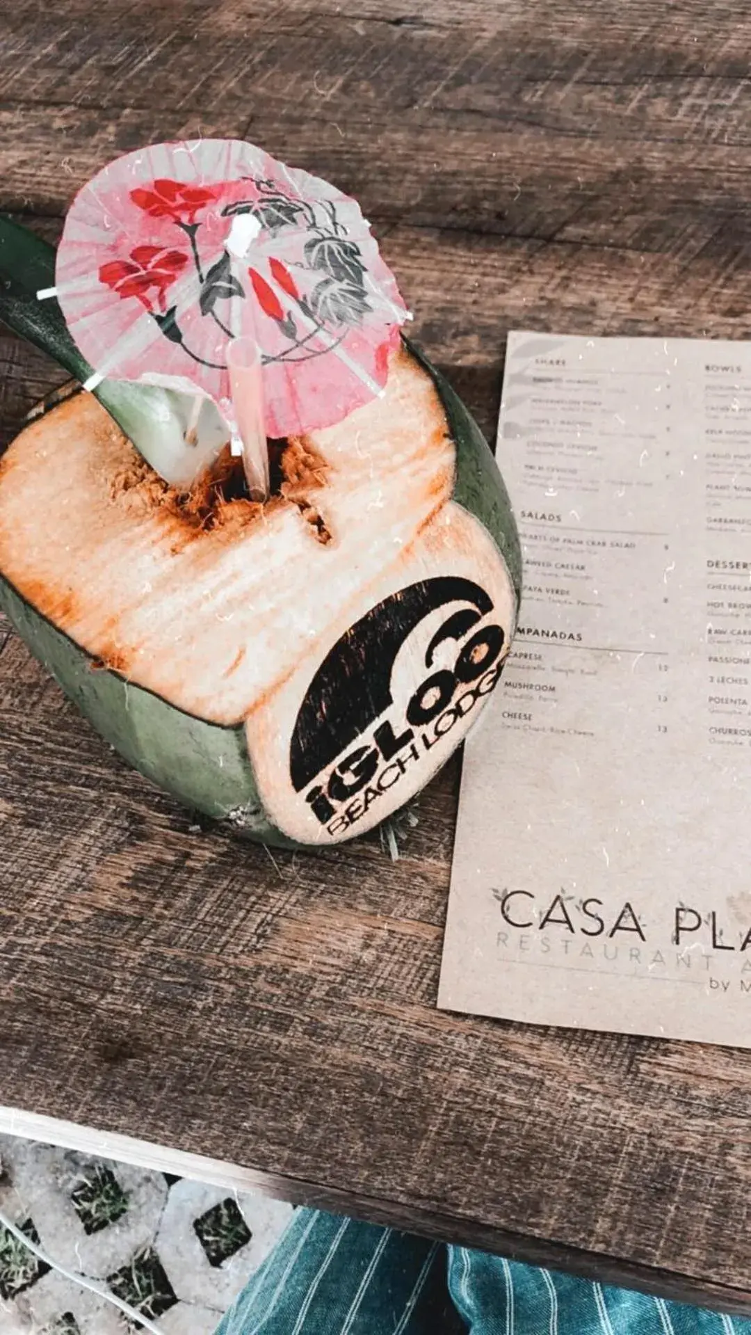 Food and drinks in Igloo Beach Lodge Food and drinks in Igloo Beach Lodge