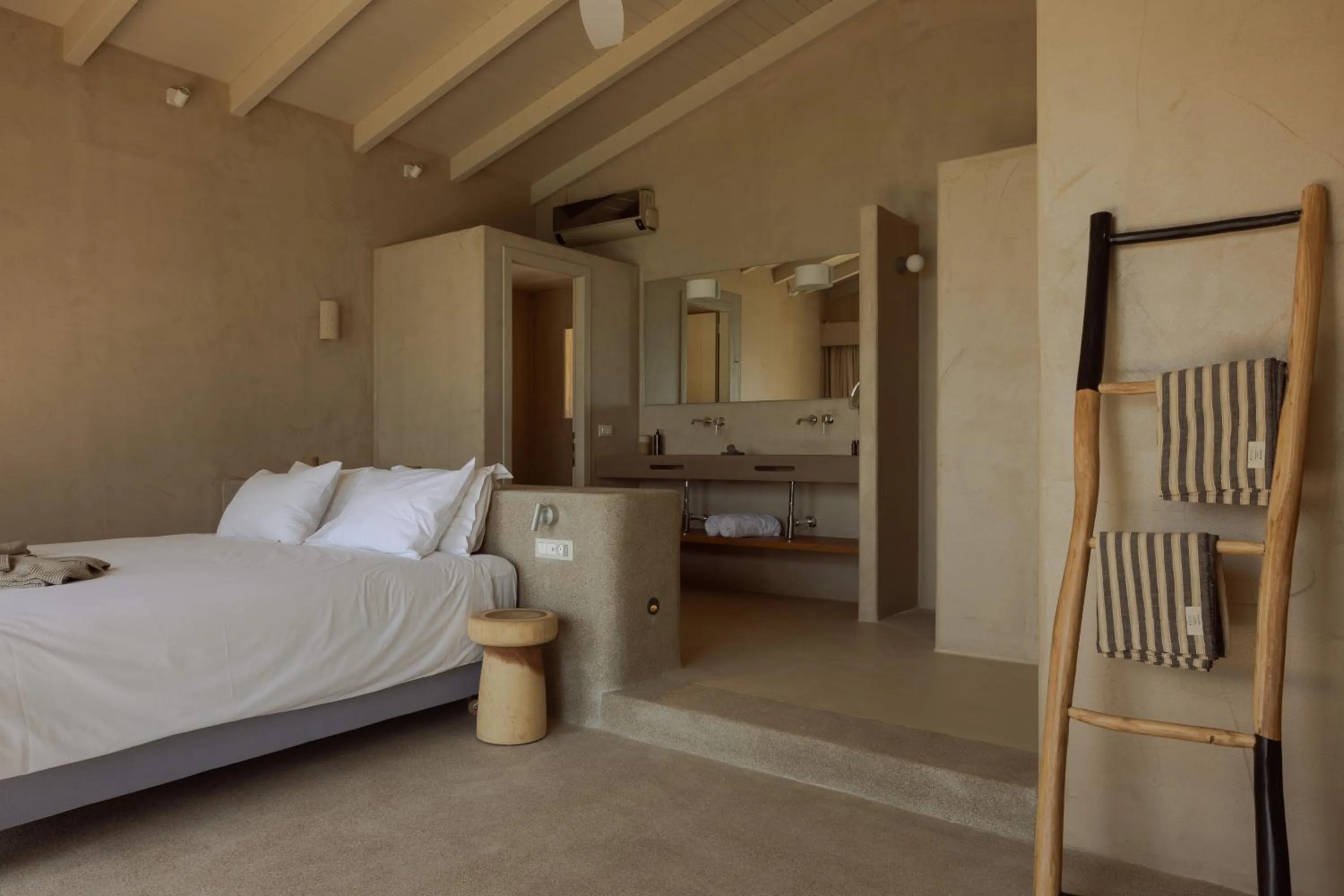 Bathroom, Bed in F ZEEN Kefalonia